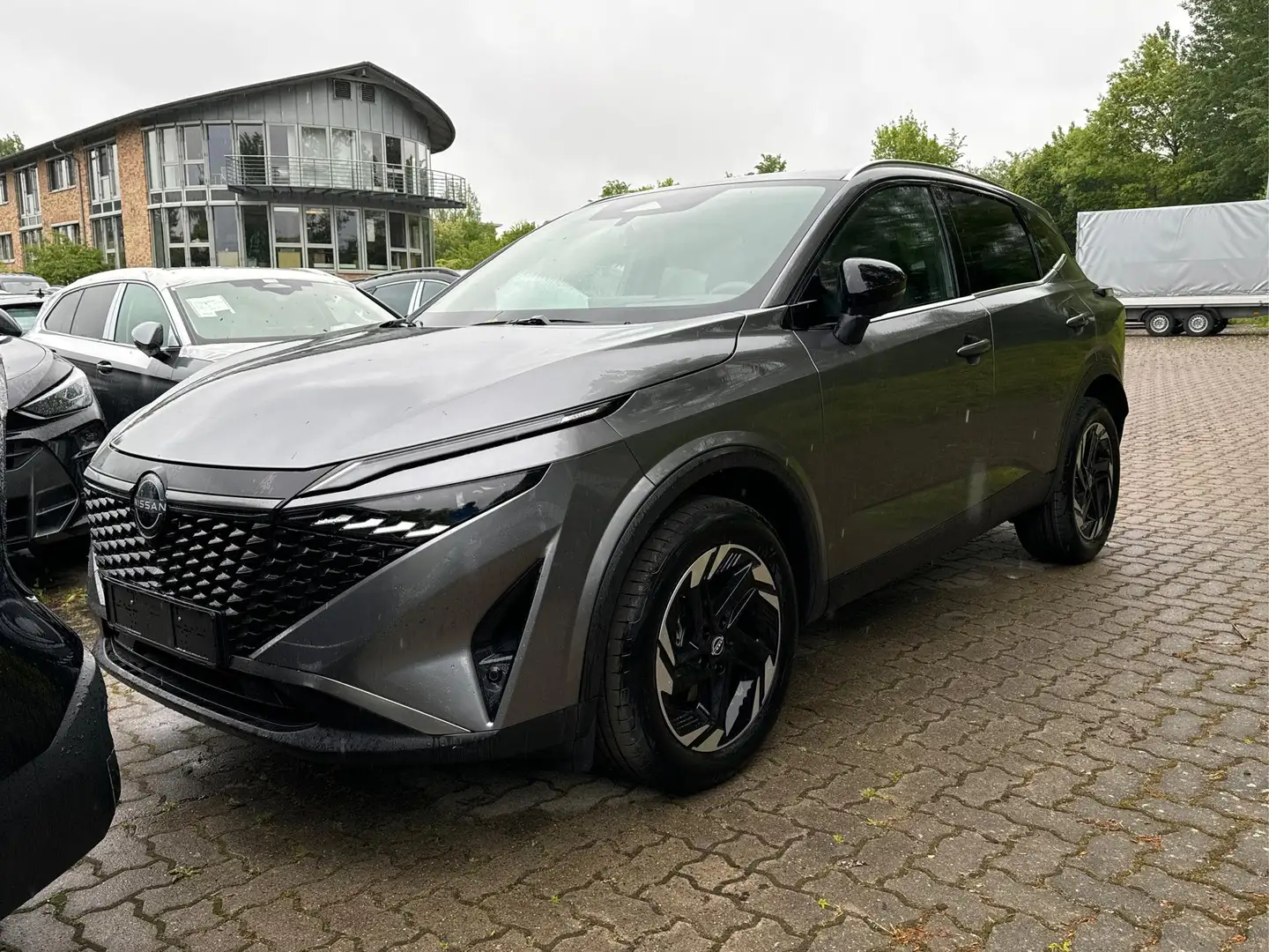 Nissan Qashqai N-CONNECTA EL.HECKKL+HEAD-UP+KAMERA+ACC+PDC+SHZ... Grau - 1
