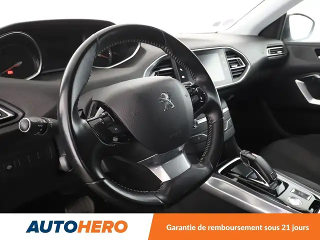 Peugeot 308 view 11