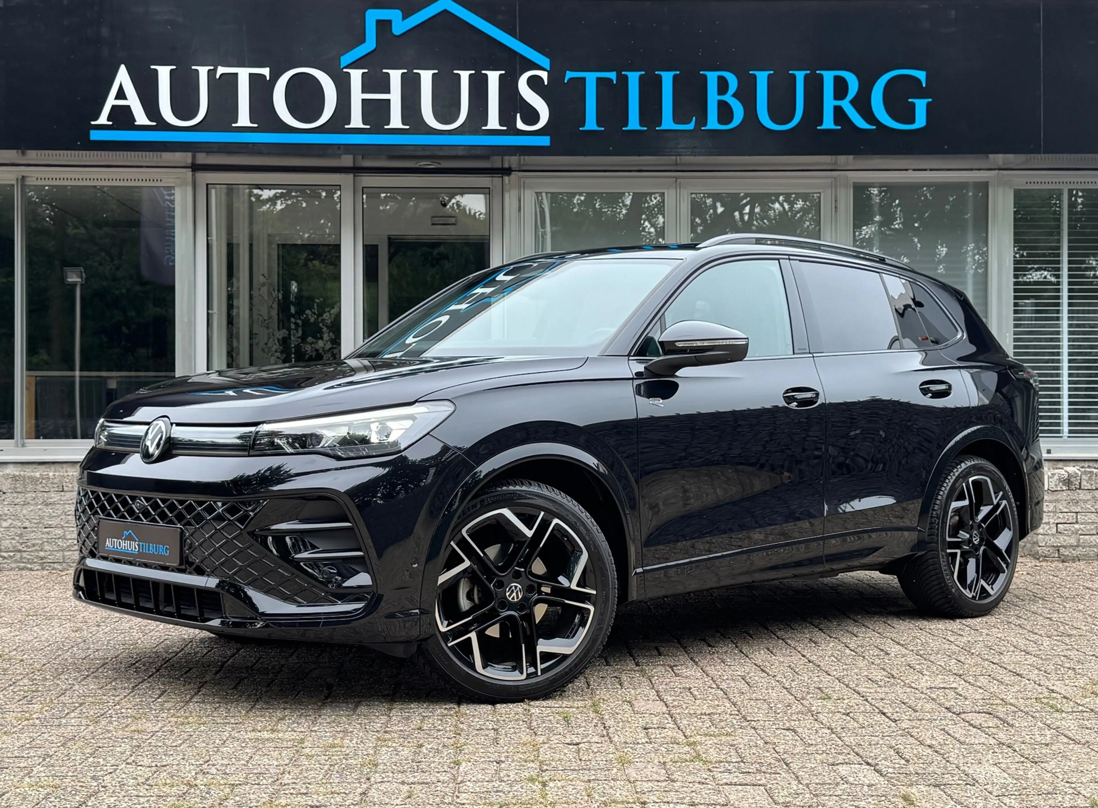 Volkswagen Tiguan 1.5 eTSI R-Line Pano H/K 360' HUD Trekhaak