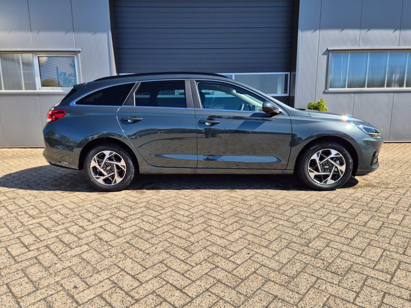 Hyundai i30 Kombi 1.6 T-GDI 150PS Automatik Trend Sitzheiz... — photo 7