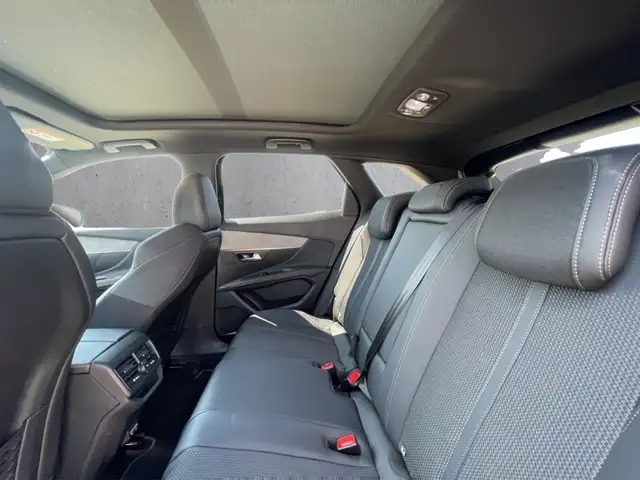 Peugeot 3008 view 8