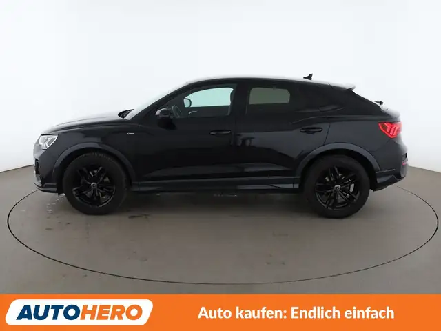 Audi Q3 view 3