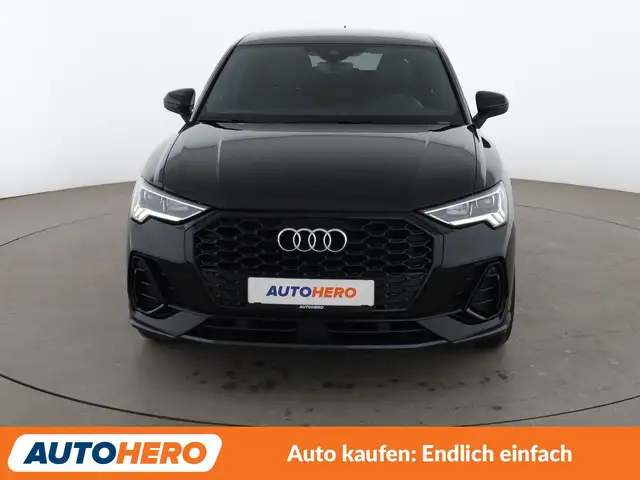 Audi Q3 view 9