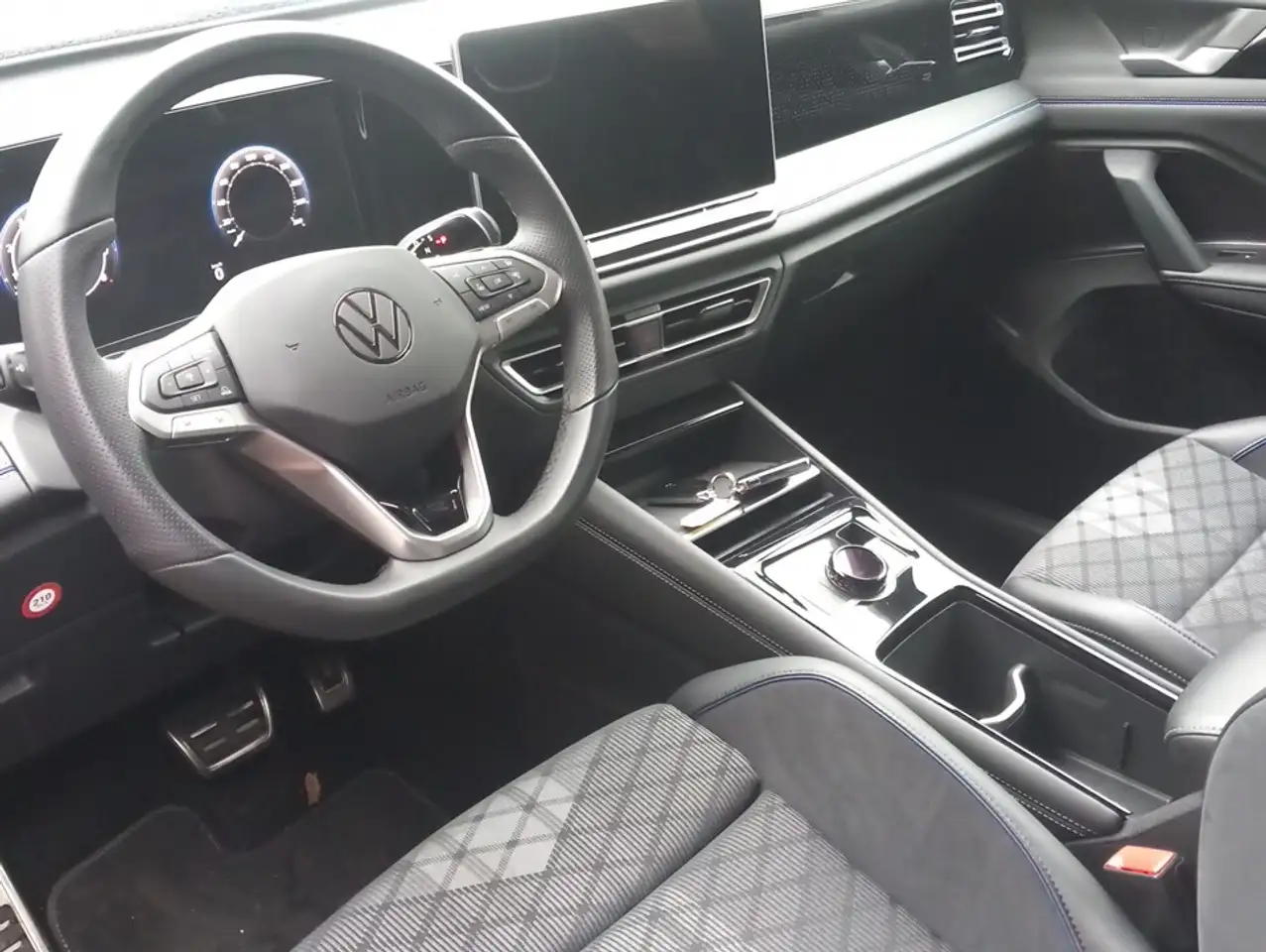 Volkswagen Tiguan 1.5 eTSI DSG R-Line*BlackStyle*HD Matrix* 7