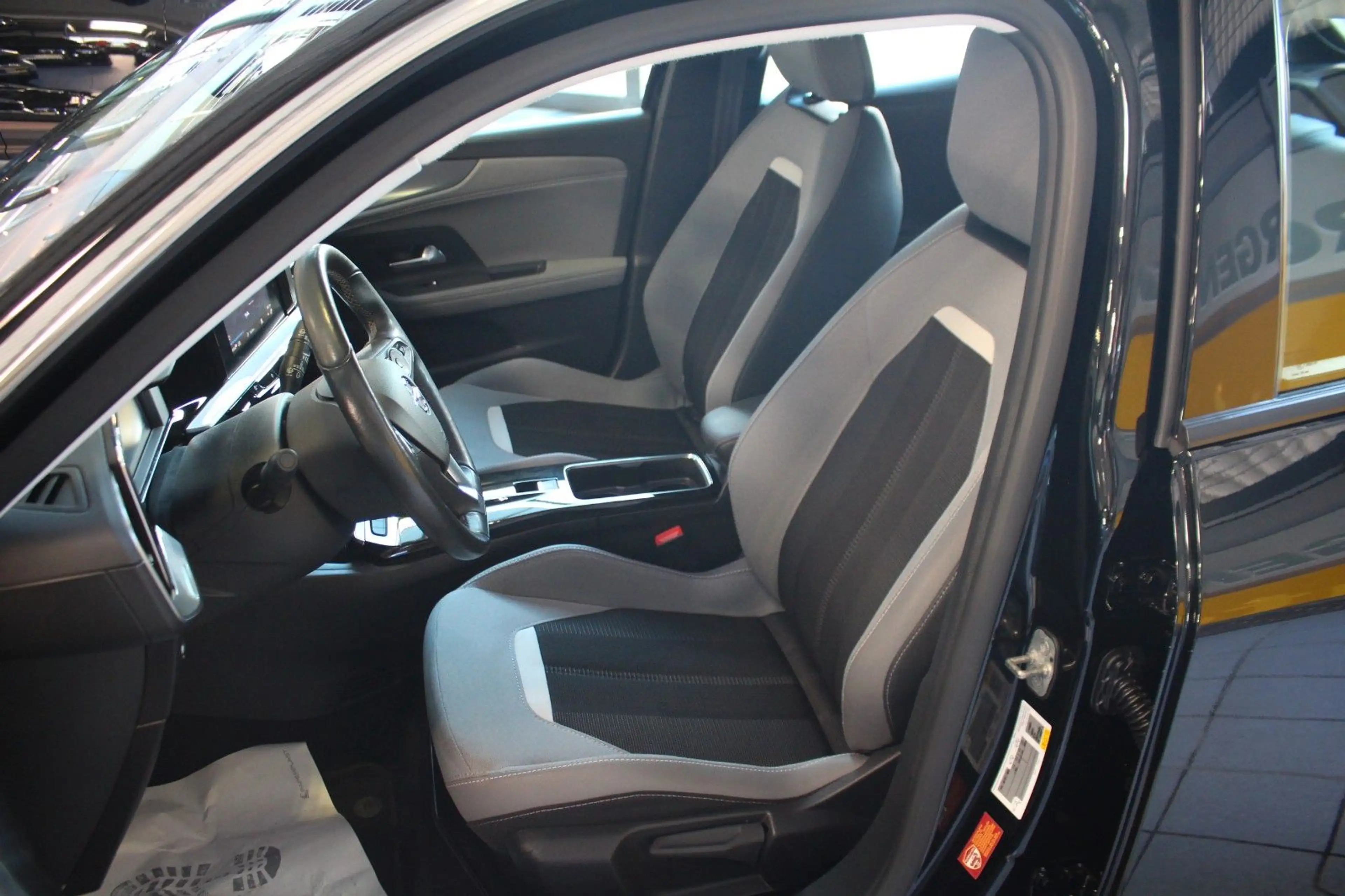 Opel Mokka e Elegance Navi Kamera LED Lenkradheizung — photo 10