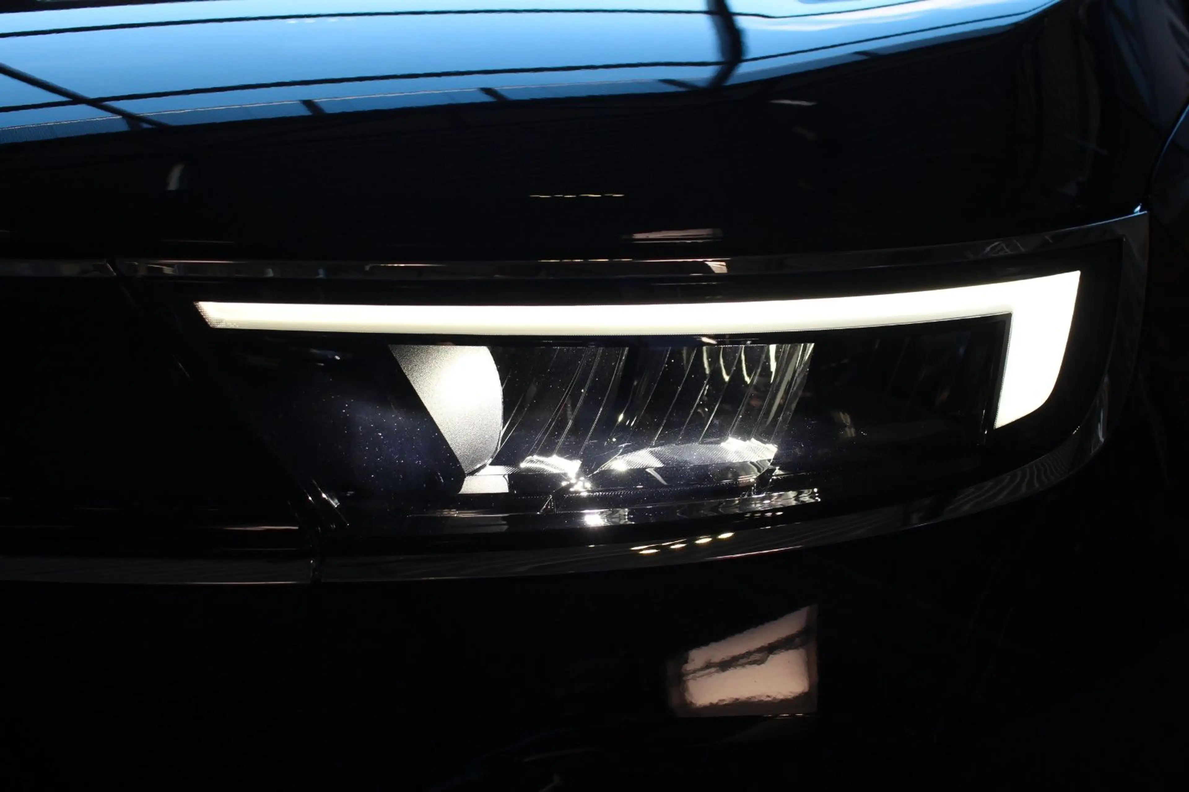Opel Mokka e Elegance Navi Kamera LED Lenkradheizung — photo 15
