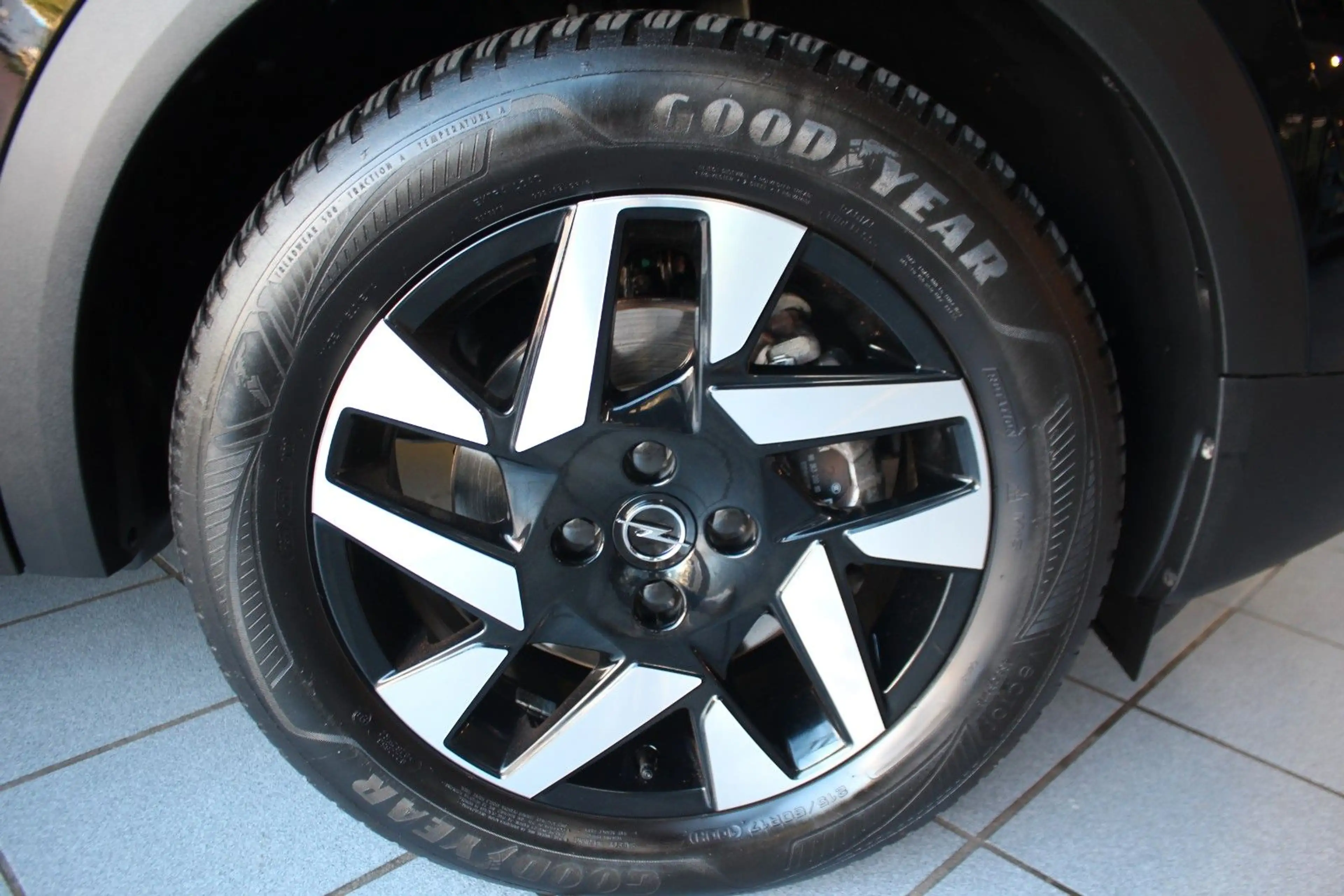 Opel Mokka e Elegance Navi Kamera LED Lenkradheizung — photo 7