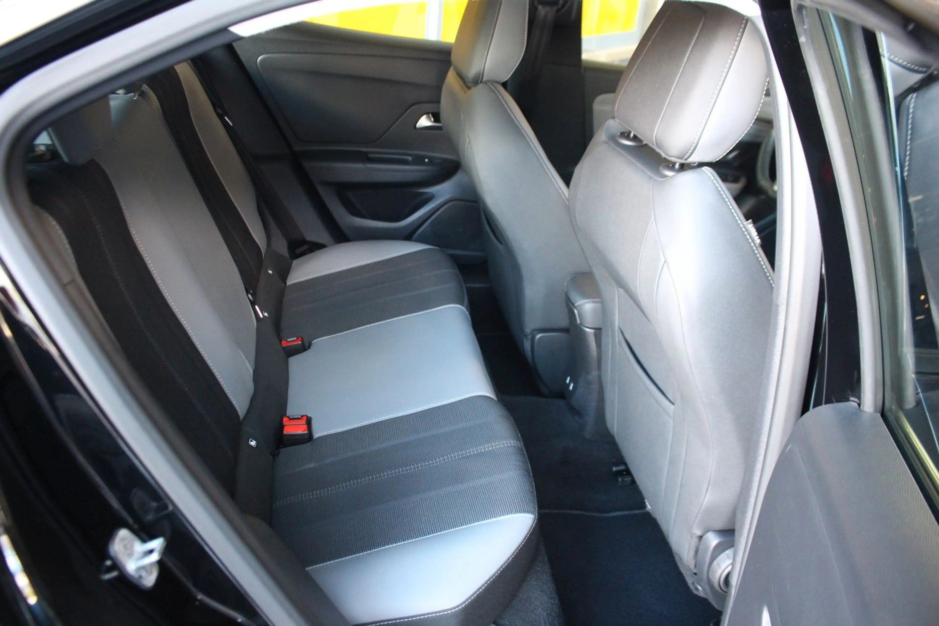 Opel Mokka e Elegance Navi Kamera LED Lenkradheizung — photo 6