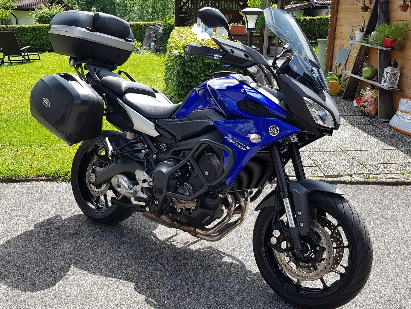 Yamaha MT-09 Tracer Azul - 1