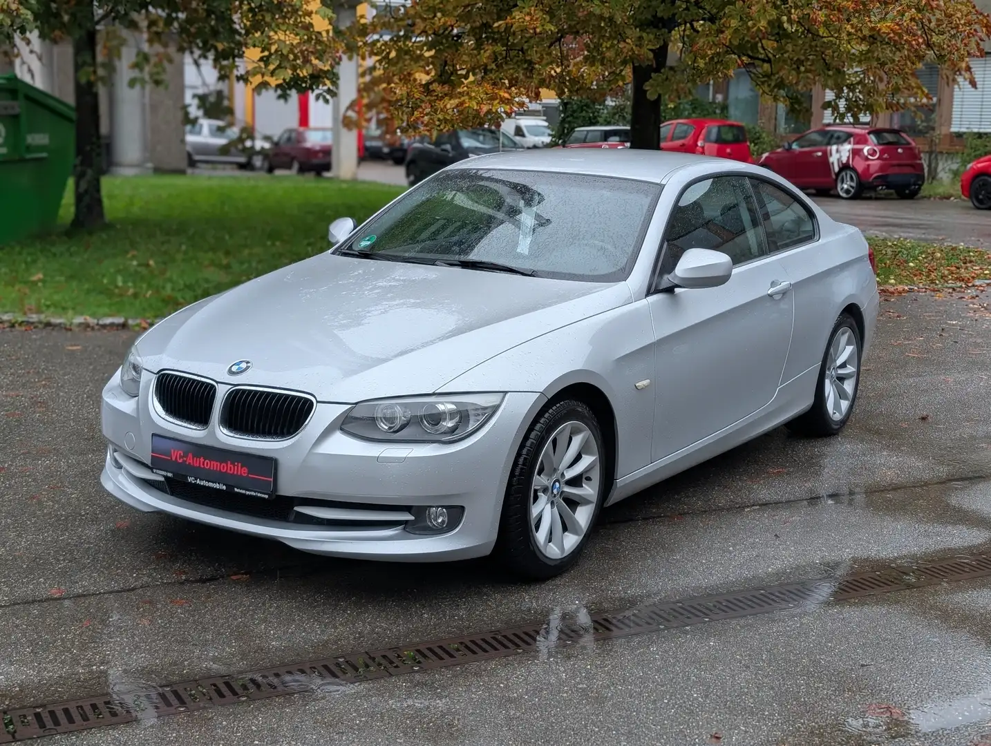 BMW 320 320d Coupe/ Automatik/ Xenon/ 2.Hand Grau - 2