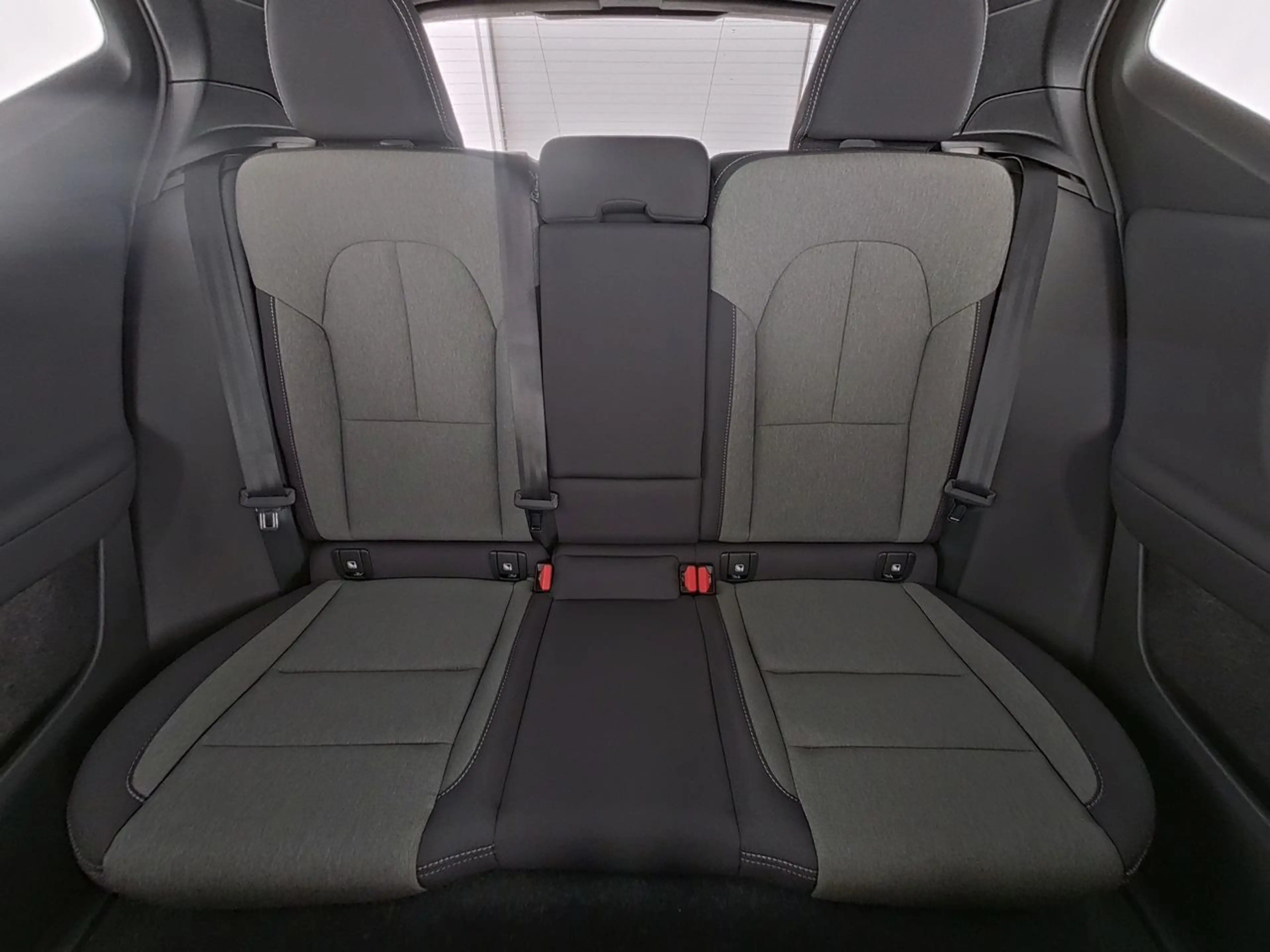 Volvo XC40 B3 Plus Black Edition !!360°+ALARM.+STANDHZ — photo 14