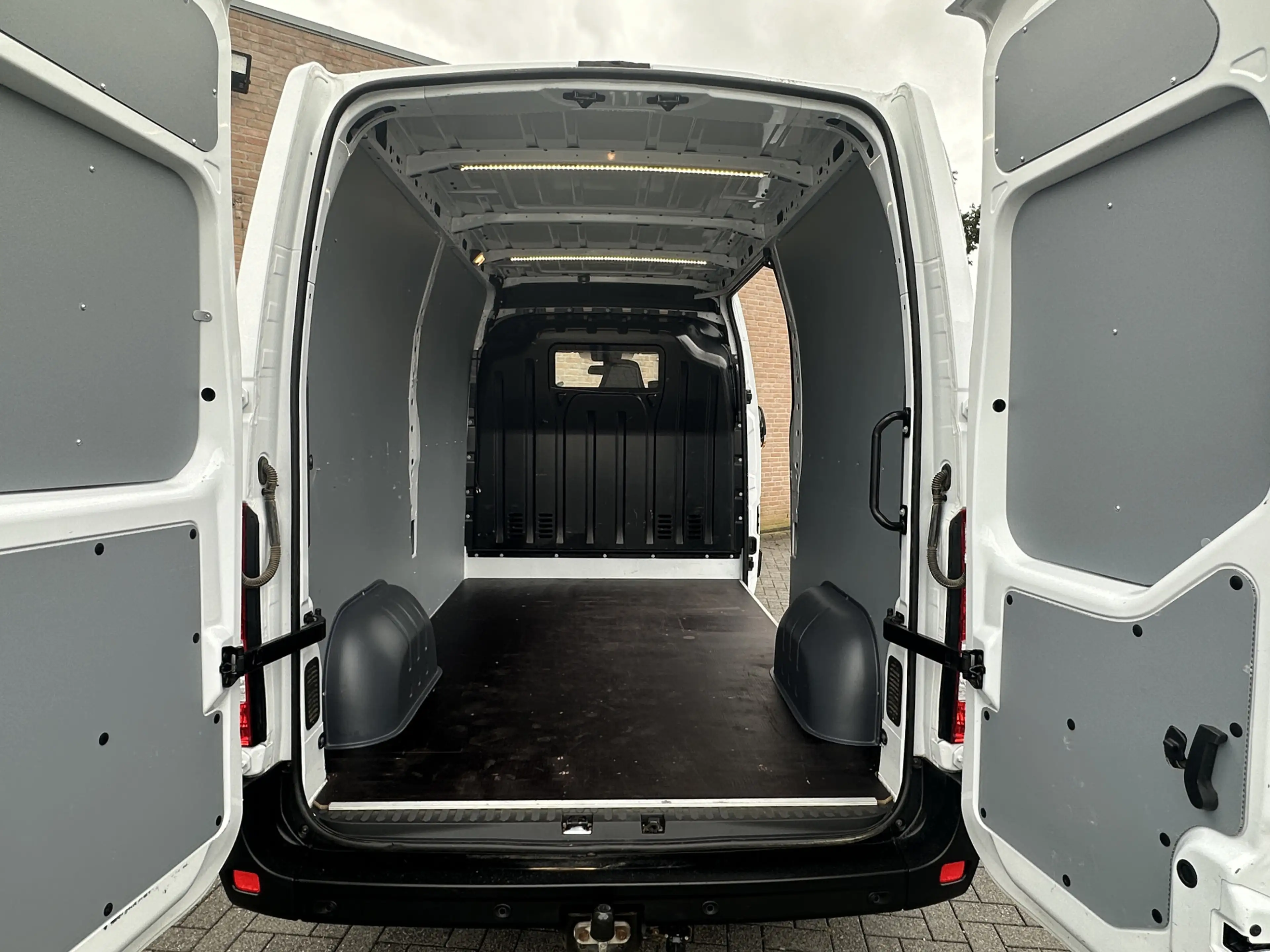 Nissan NV400 2.3dCi 150PK L2H2 / Trekhaak / Cruisecontrol / Cam — photo 3