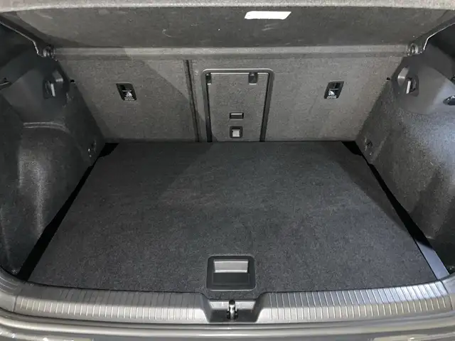 Volkswagen Golf view 12