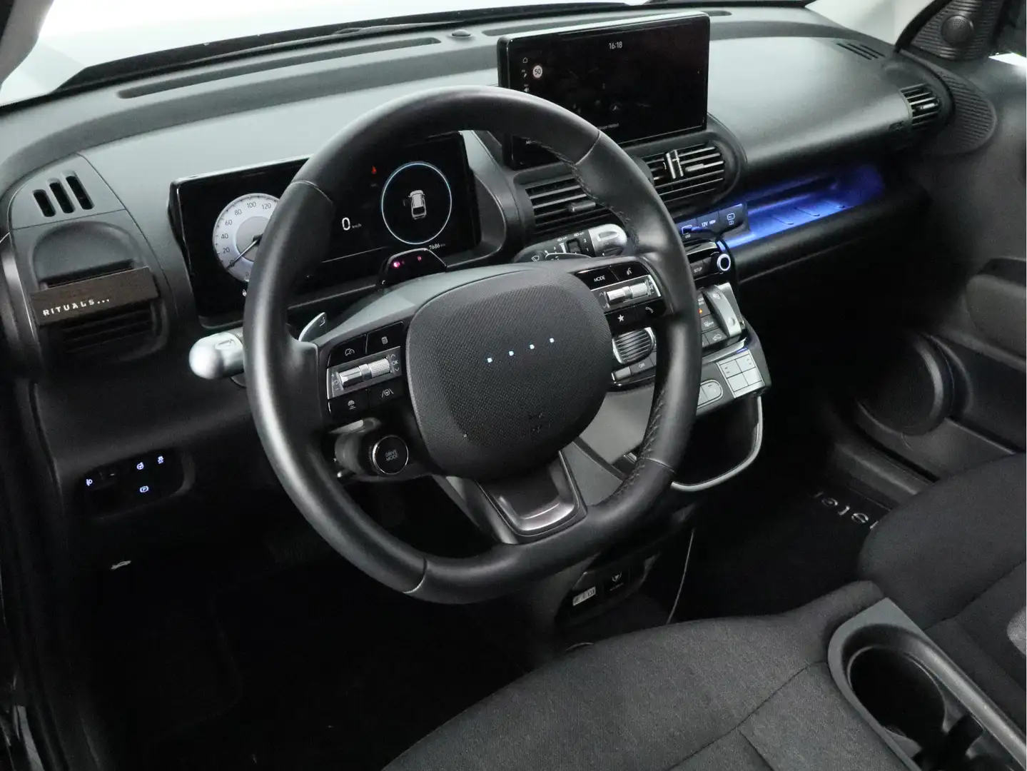 Hyundai Inster Evolve 49 kWh | Warmtepomp | 360KM WLPT | LED | 36 Zwart - 2