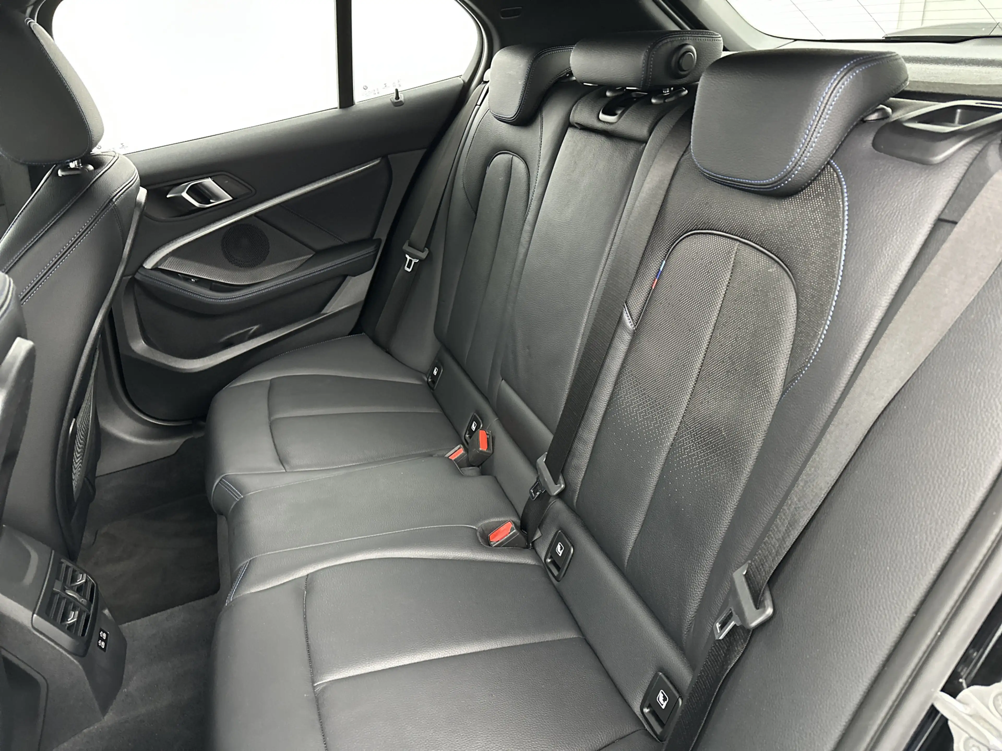 BMW 118 1-serie 118i Business Edition Plus | Model M Sport — photo 15