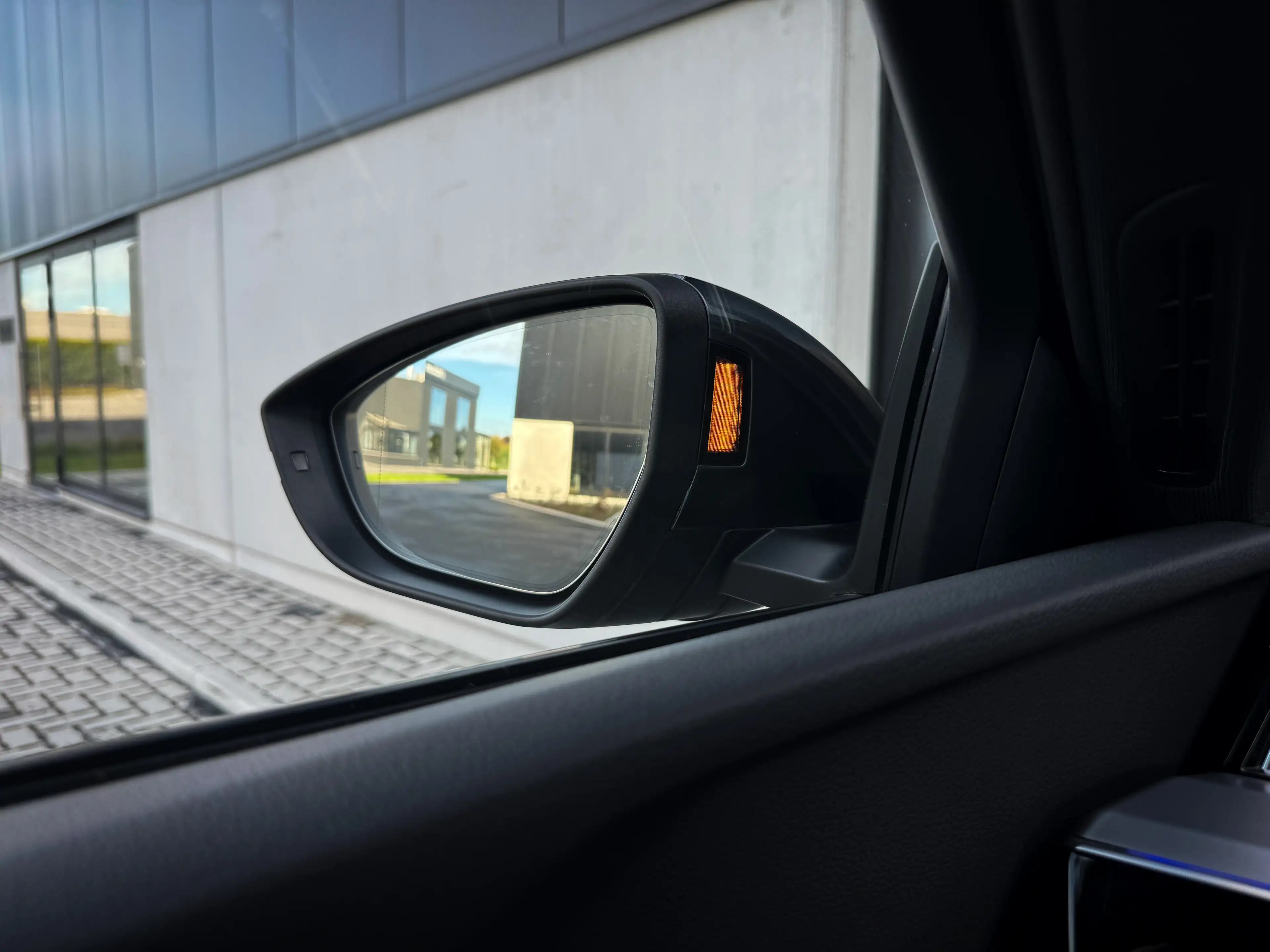 Audi Q8 e-tron Sportback Quattro S-line / Facelift / Trekhaak / 360 / 22kW laden / Luchtvering / TOP!! — photo 24