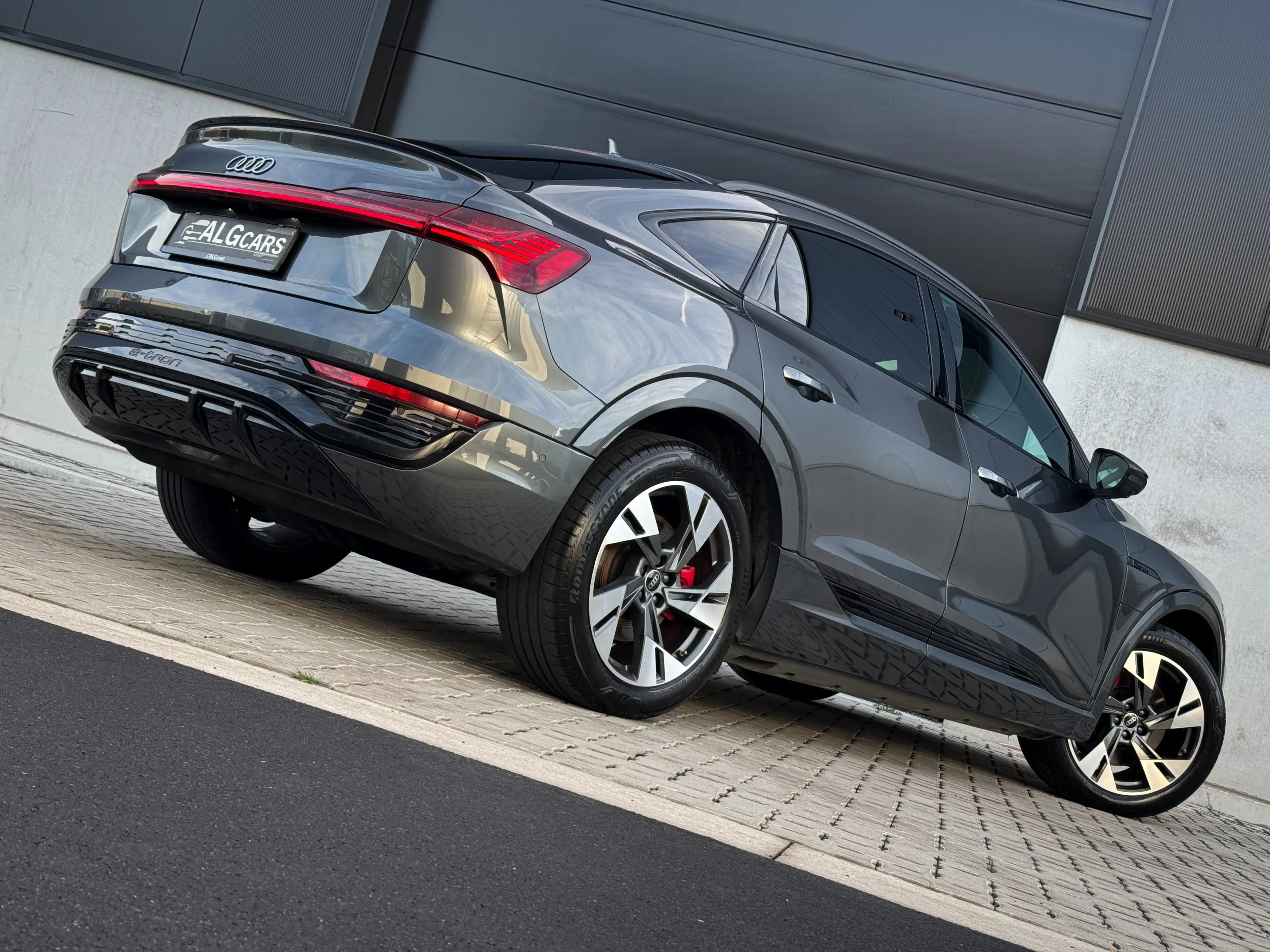 Audi Q8 e-tron Sportback Quattro S-line / Facelift / Trekhaak / 360 / 22kW laden / Luchtvering / TOP!! — photo 6