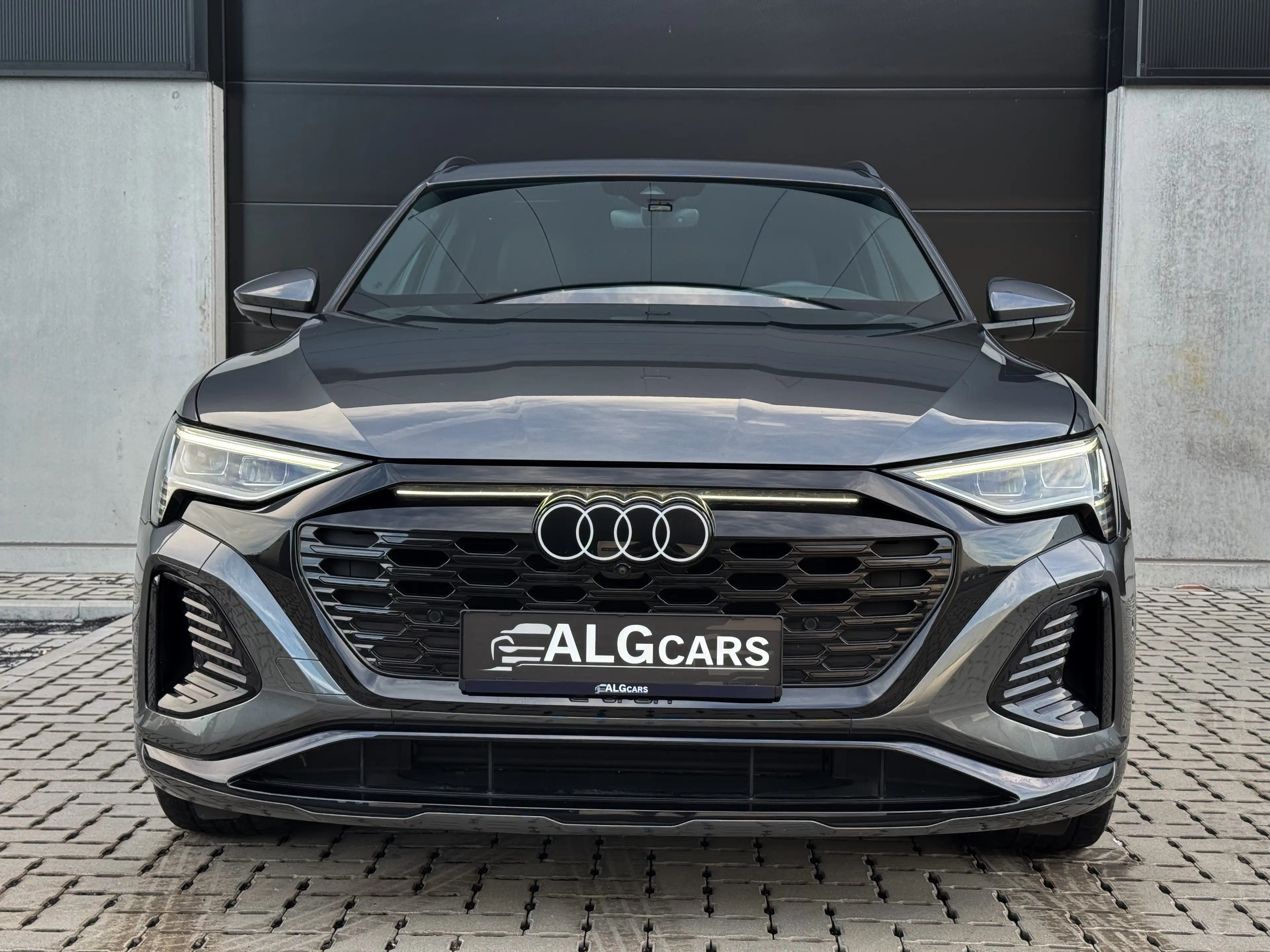 Audi Q8 e-tron Sportback Quattro S-line / Facelift / Trekhaak / 360 / 22kW laden / Luchtvering / TOP!! — photo 3