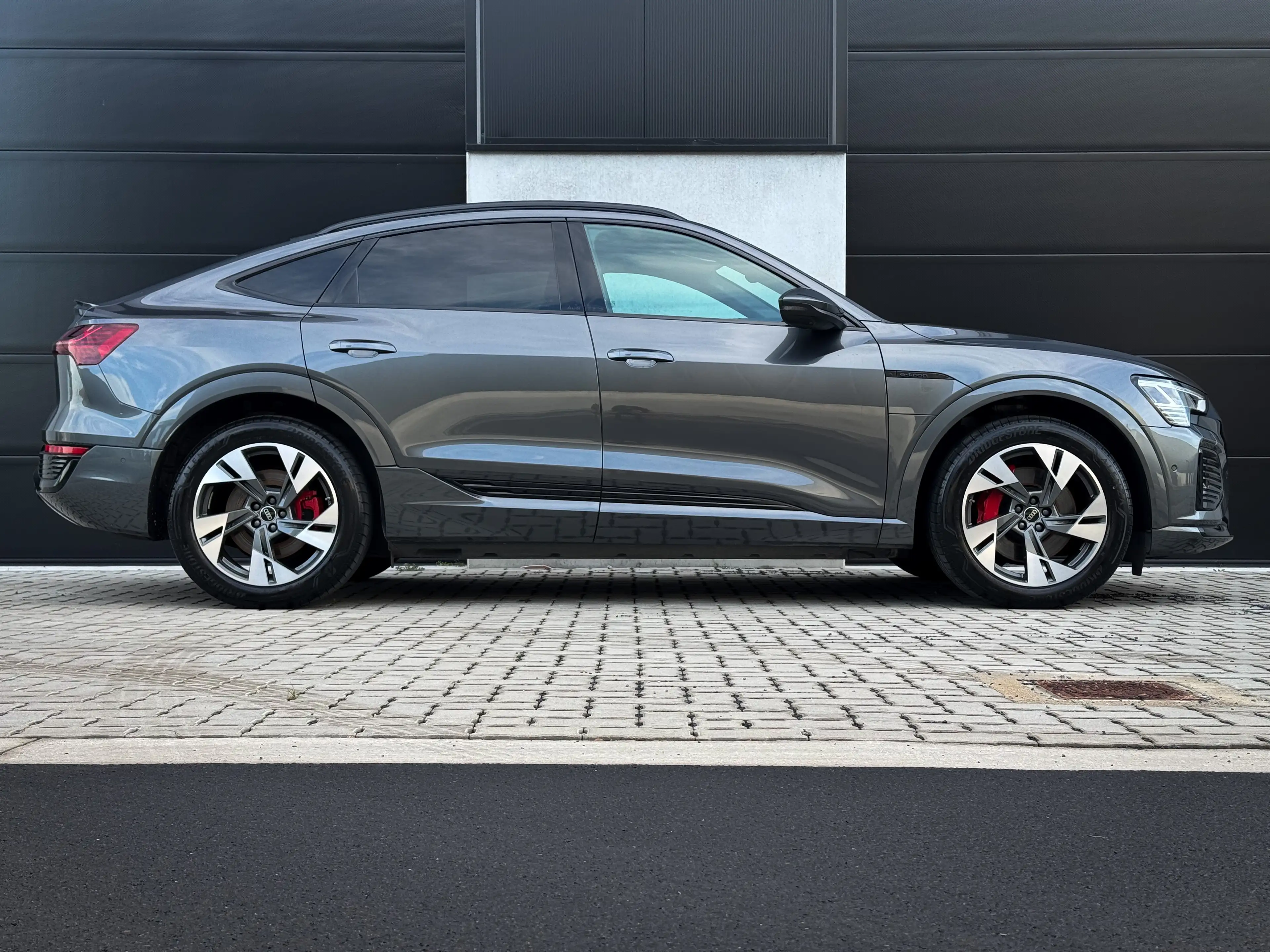 Audi Q8 e-tron Sportback Quattro S-line / Facelift / Trekhaak / 360 / 22kW laden / Luchtvering / TOP!! — photo 5