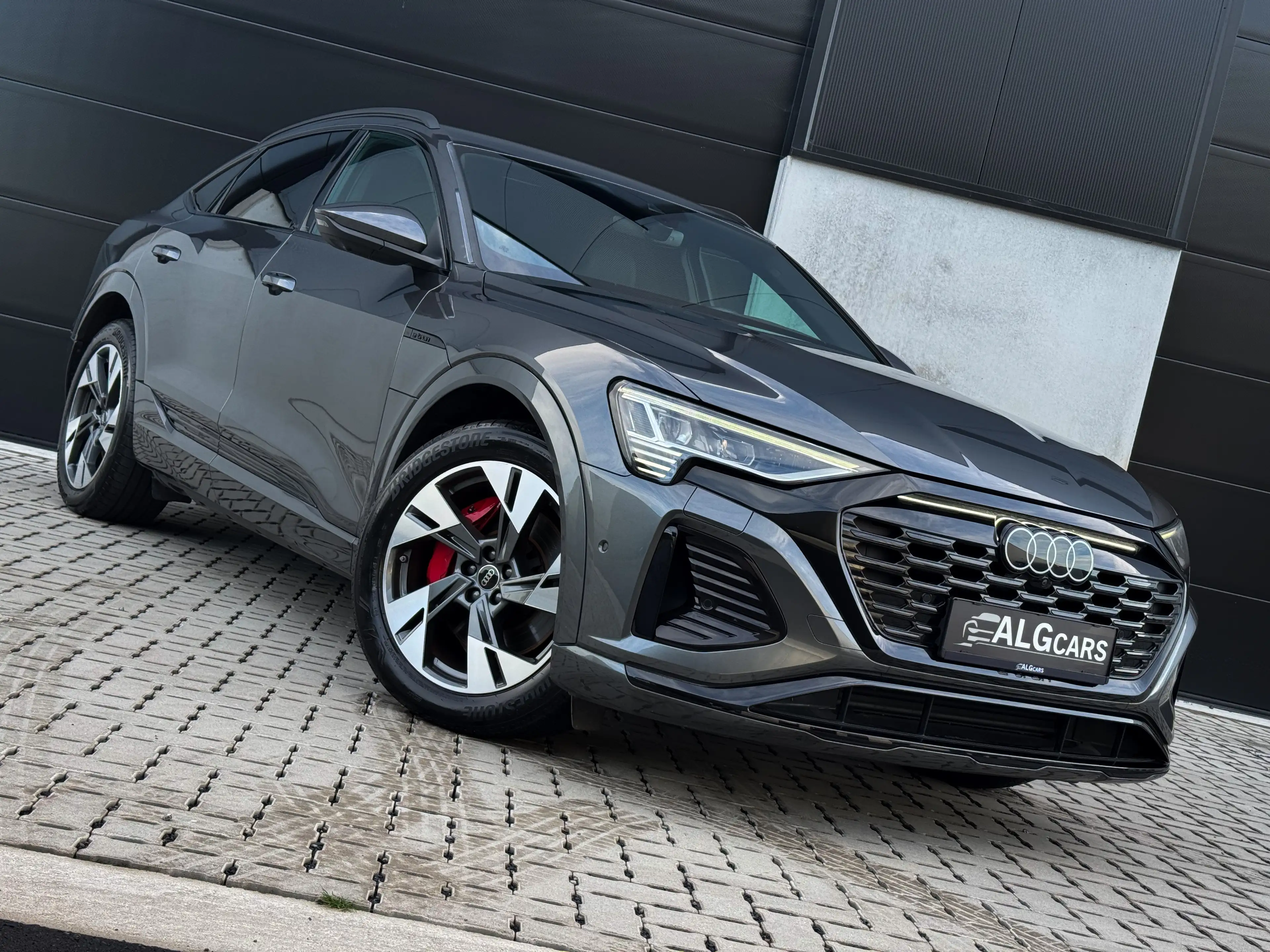 Audi Q8 e-tron Sportback Quattro S-line / Facelift / Trekhaak / 360 / 22kW laden / Luchtvering / TOP!! — photo 4