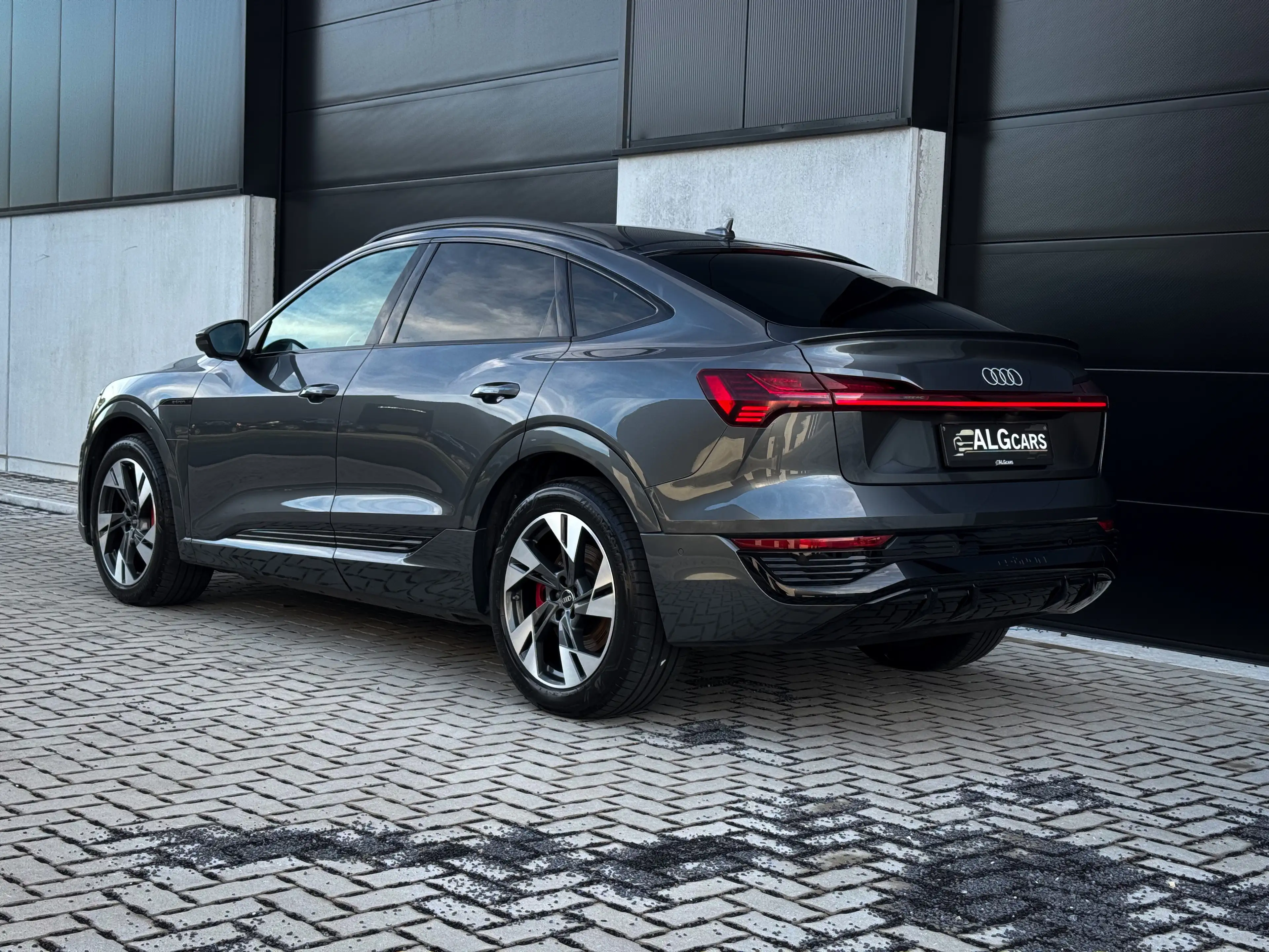 Audi Q8 e-tron Sportback Quattro S-line / Facelift / Trekhaak / 360 / 22kW laden / Luchtvering / TOP!! — photo 30