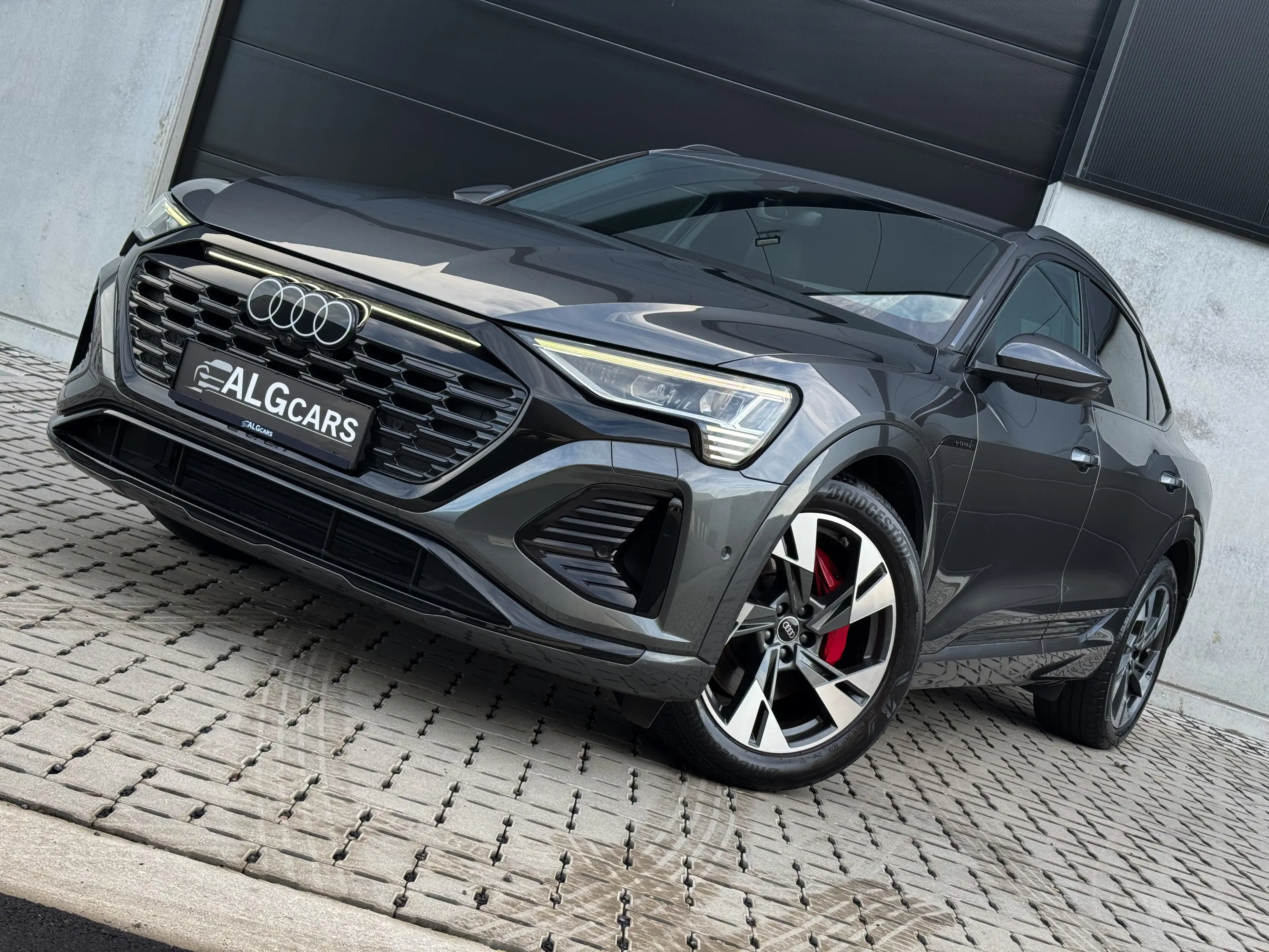 Audi Q8 e-tron Sportback Quattro S-line / Facelift / Trekhaak / 360 / 22kW laden / Luchtvering / TOP!! — photo 2