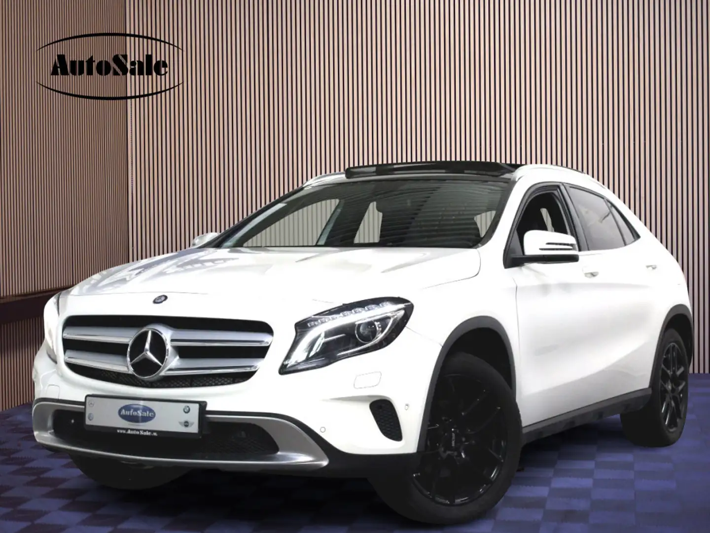 Mercedes-Benz GLA 250 4Matic AUTOM AMG Panodak Ambition 63500km ! 015 Blanc - 1