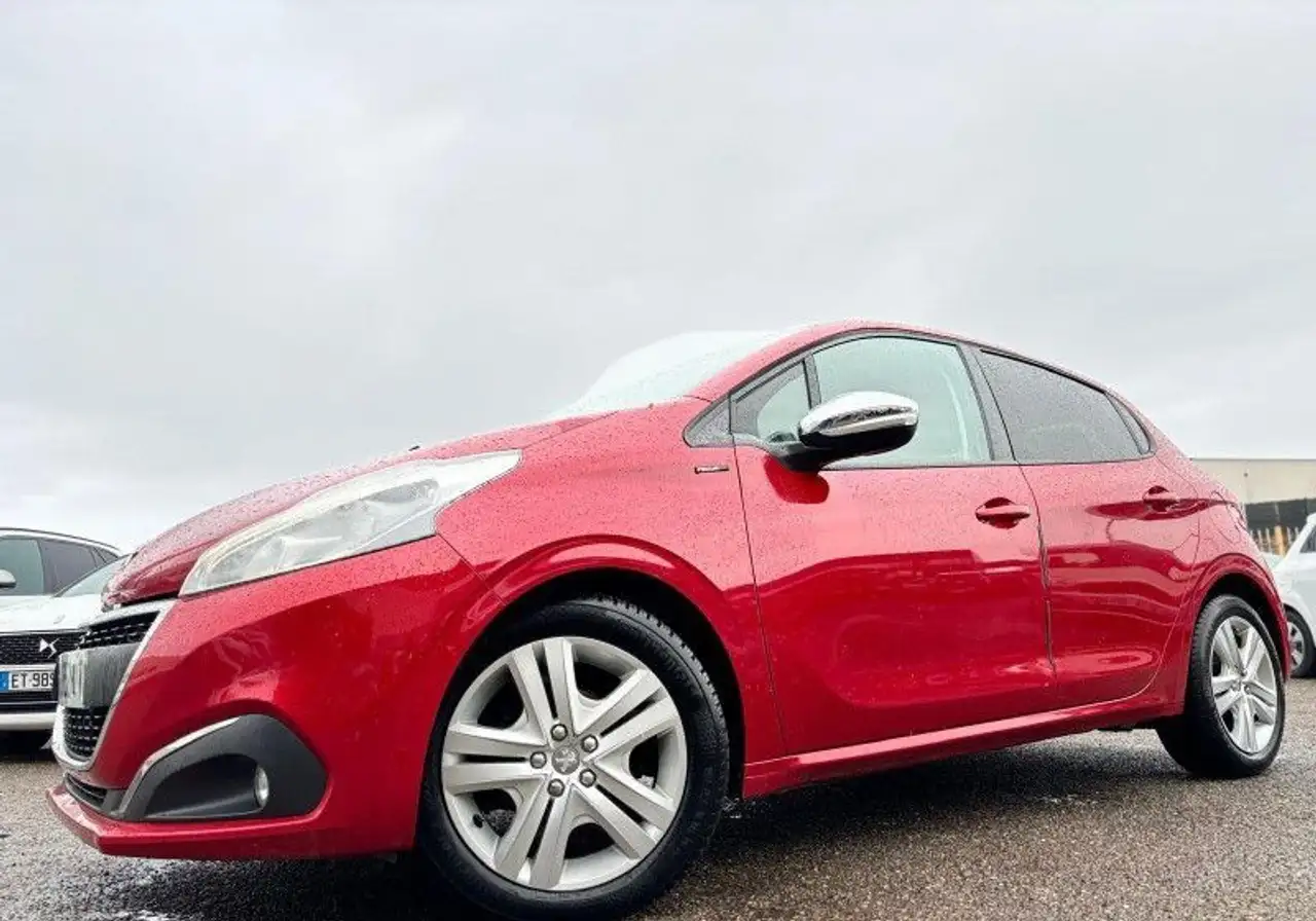 Peugeot 208 1.5 BLUEHDI 100CH E6.C SIGNATURE BVM5 5P