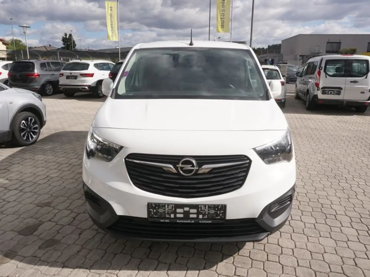 Opel Combo  Cargo 1.5 D Enjoy erh. Nutzlast (EURO 6d-T Weiß - 2