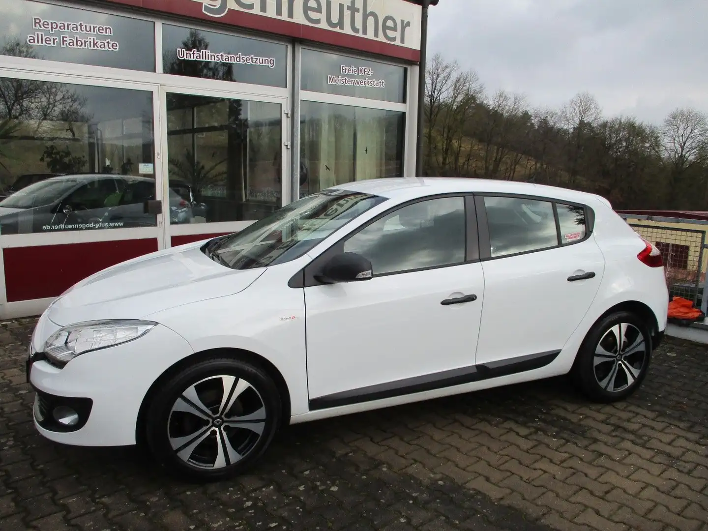 Renault Megane III Lim. 5-trg. Tomtom Edition Weiß - 2