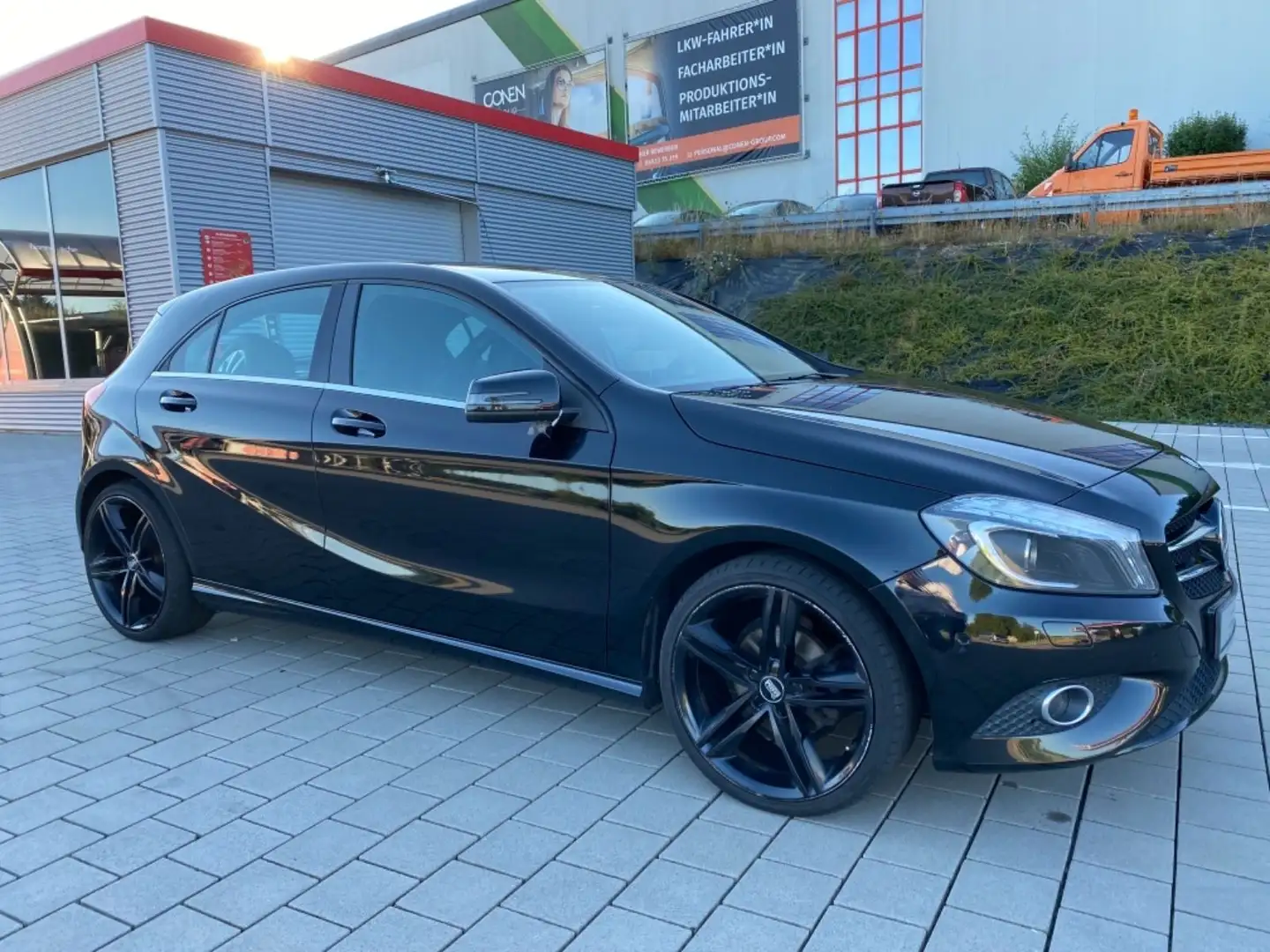 Mercedes-Benz A 180 CDI BlueEfficiency*NAVI*XENON*LED*EURO 5* Schwarz - 1
