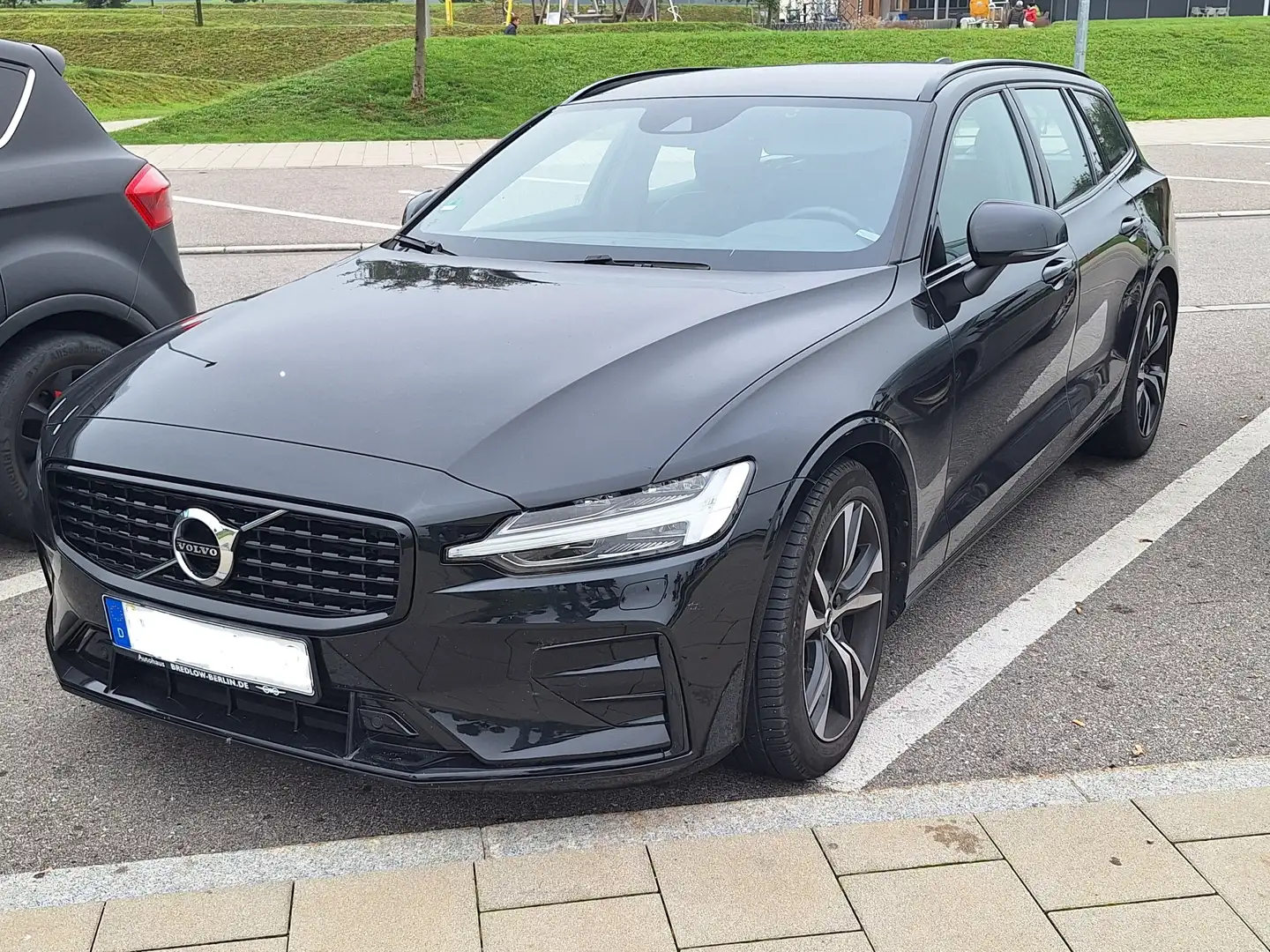 Volvo S60 S60 B4 B DKG Plus Dark Schwarz - 1
