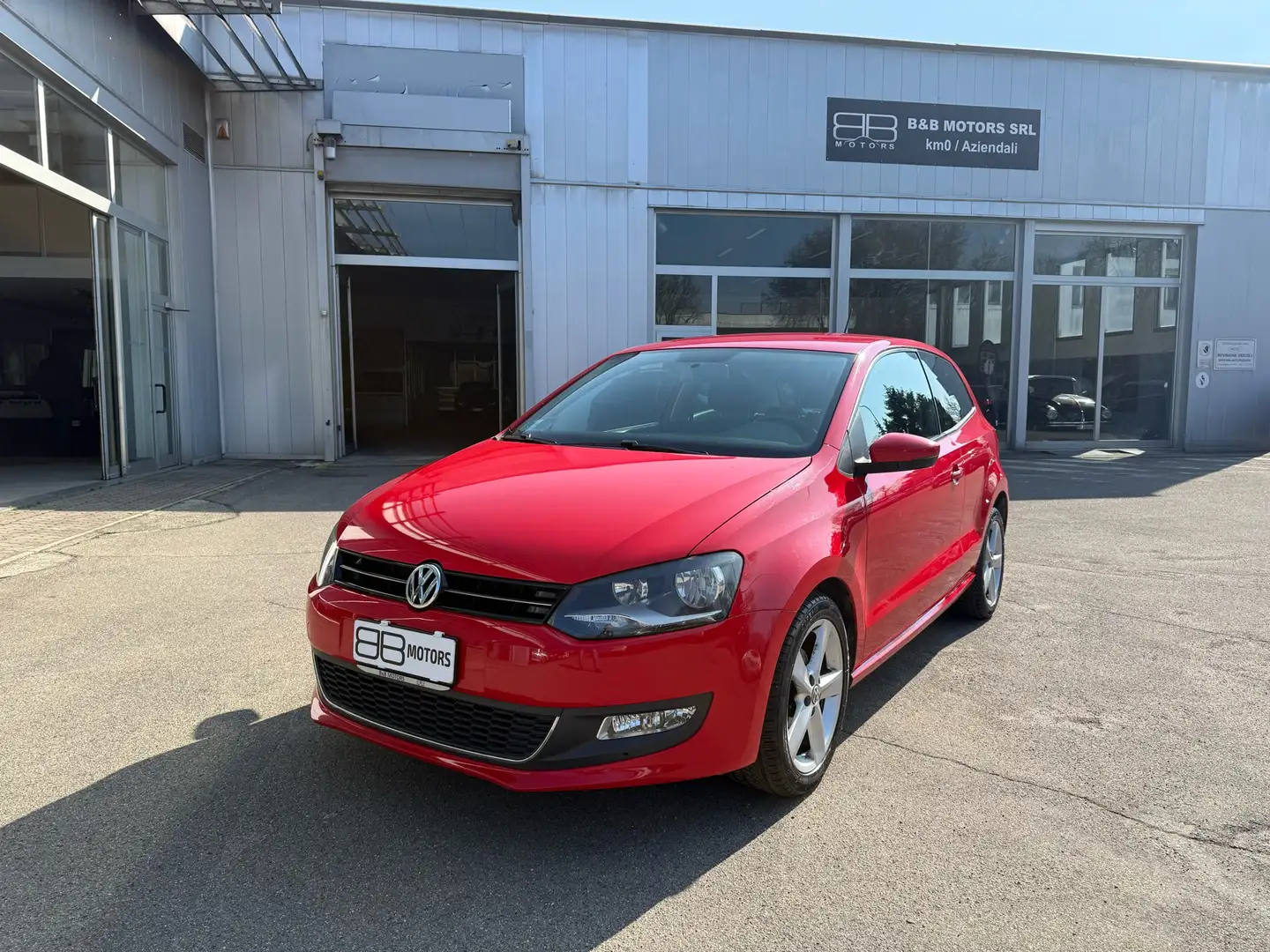 Volkswagen Polo Polo 3p 1.4 Highline dsg Rojo - 1