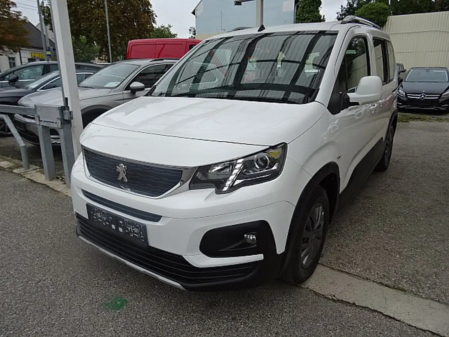 Peugeot Rifter 1,5 BlueHDI 100 S&S Active Weiß - 1