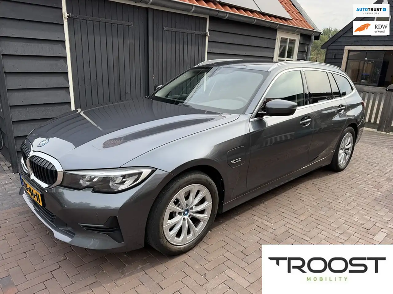 BMW 320