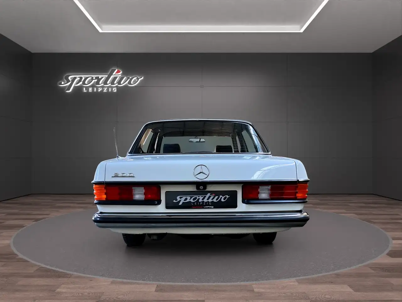Mercedes-Benz 230 W123, foto 6