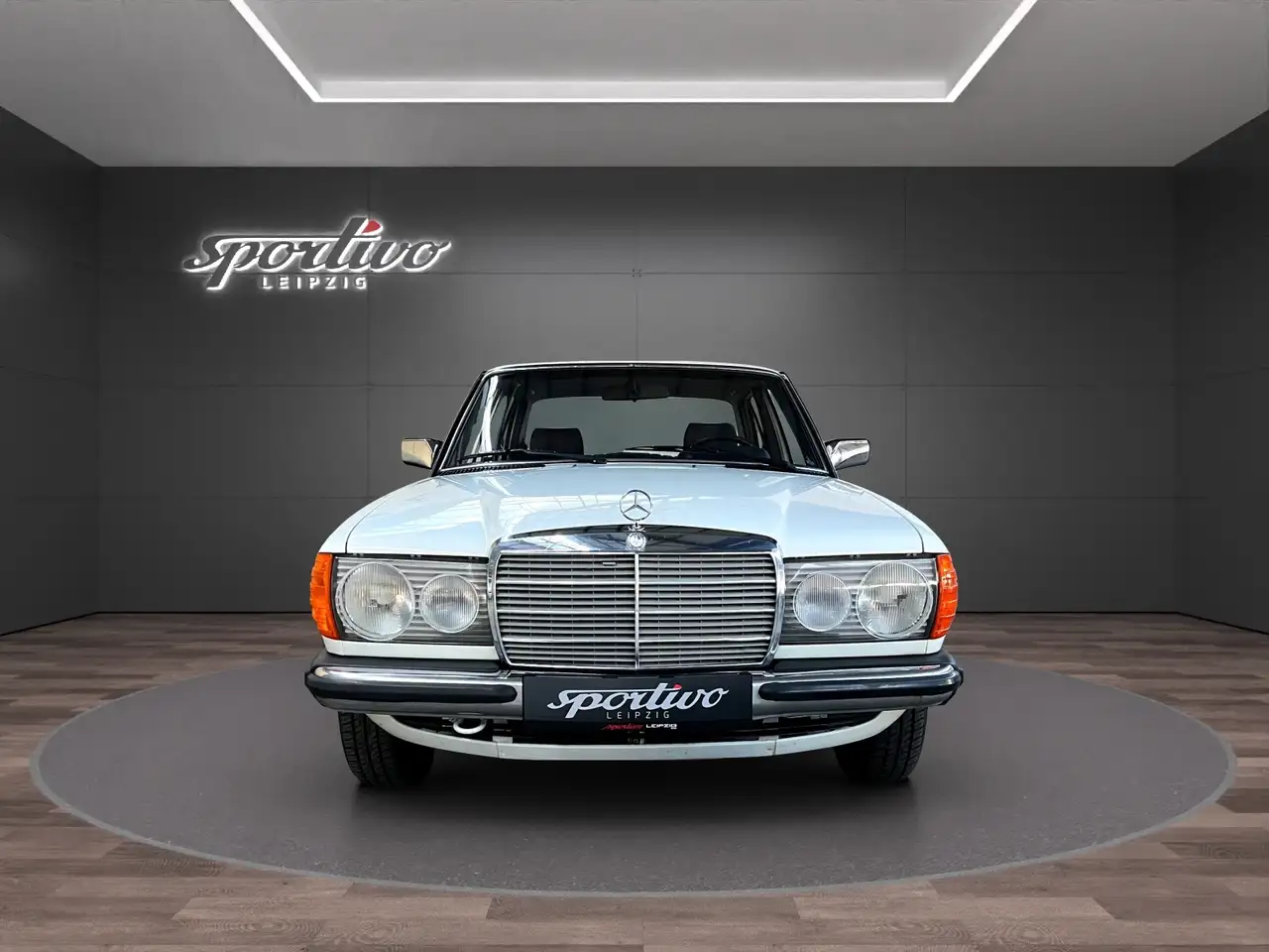 Mercedes-Benz 230 W123, foto 3