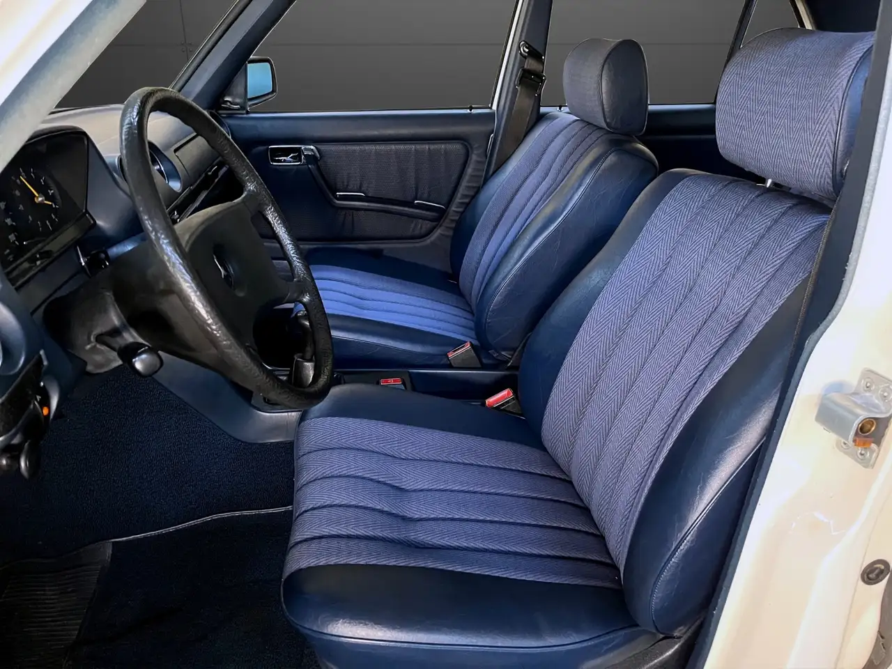 Mercedes-Benz 230 W123, foto 9