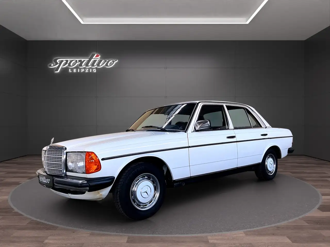 Mercedes-Benz 230 W123, foto 2