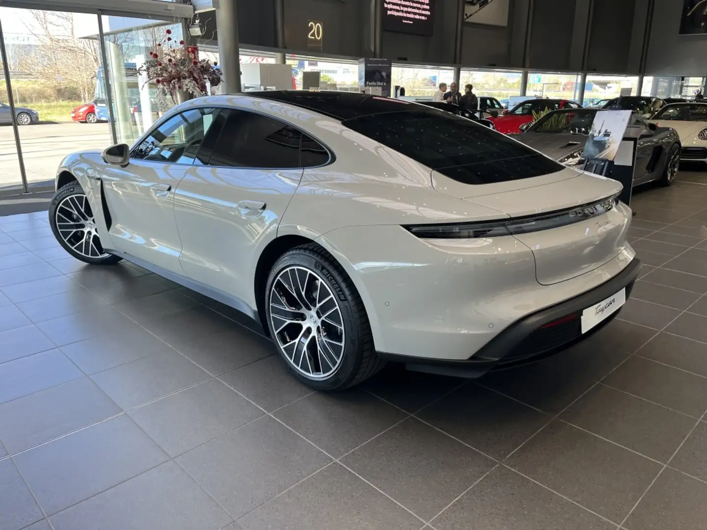 Porsche Taycan - 2