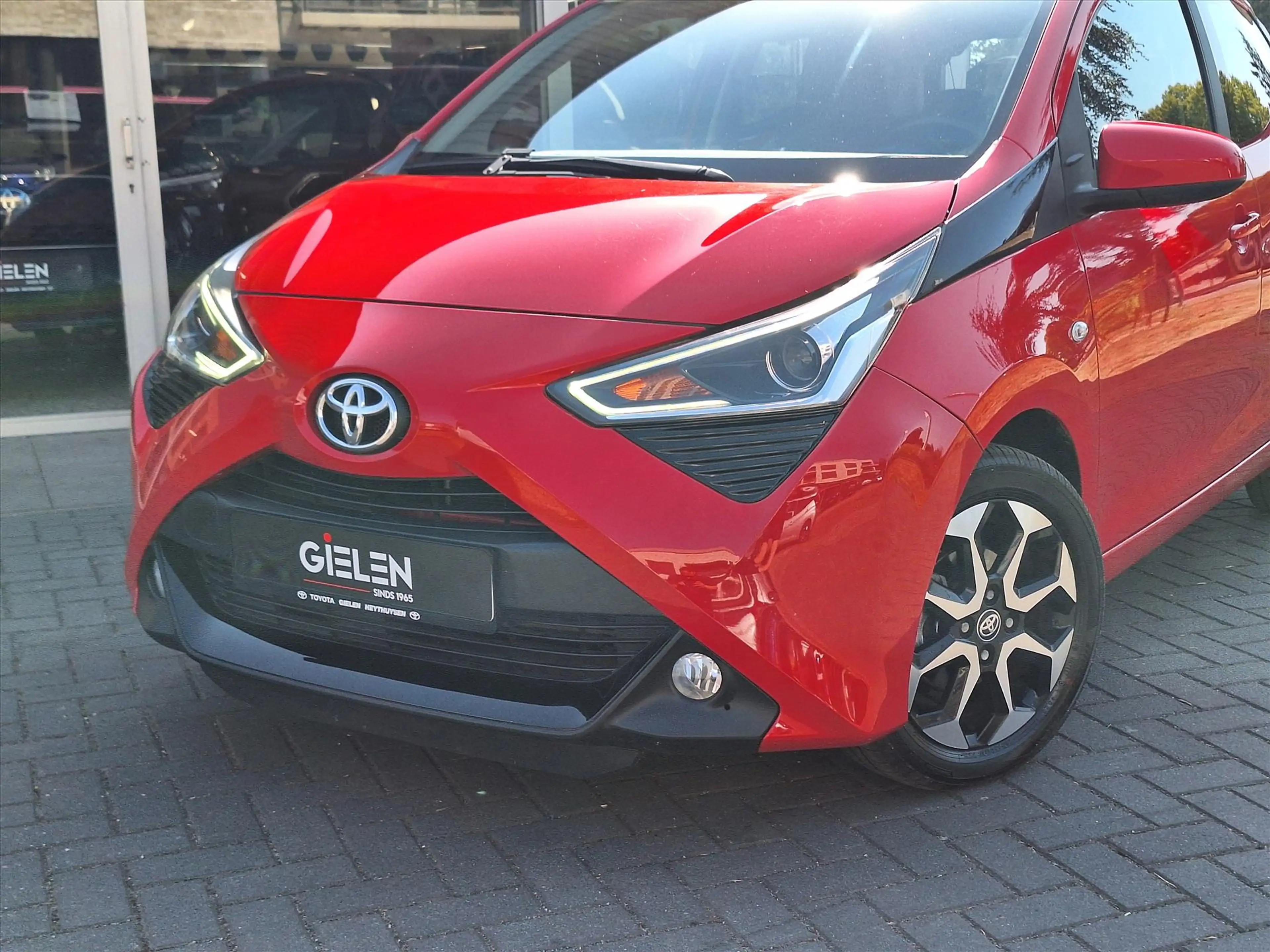 Toyota Aygo 1.0 VVT-i 5D x-joy | Apple CarPlay/Android auto, L — photo 3