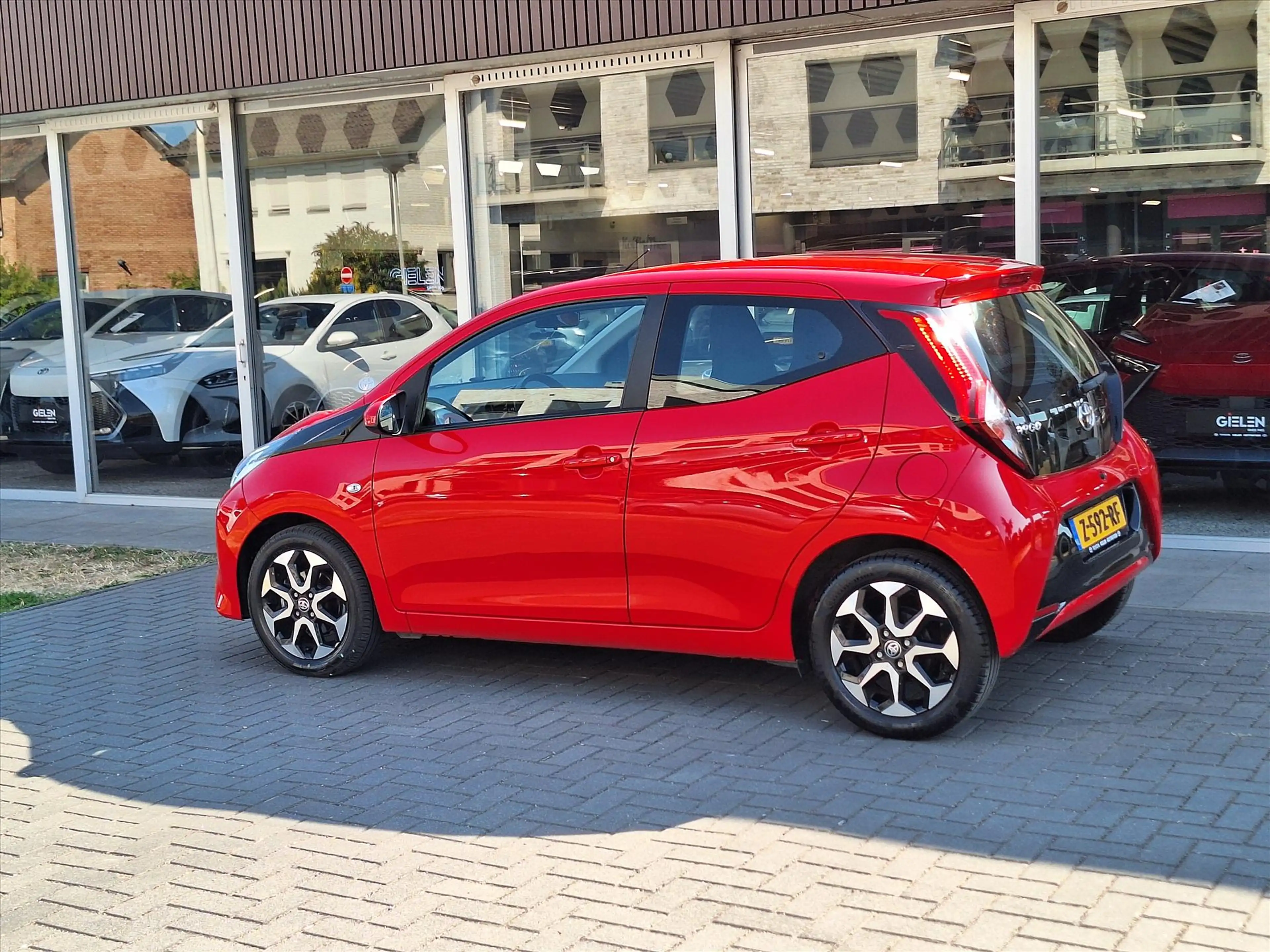 Toyota Aygo 1.0 VVT-i 5D x-joy | Apple CarPlay/Android auto, L — photo 5