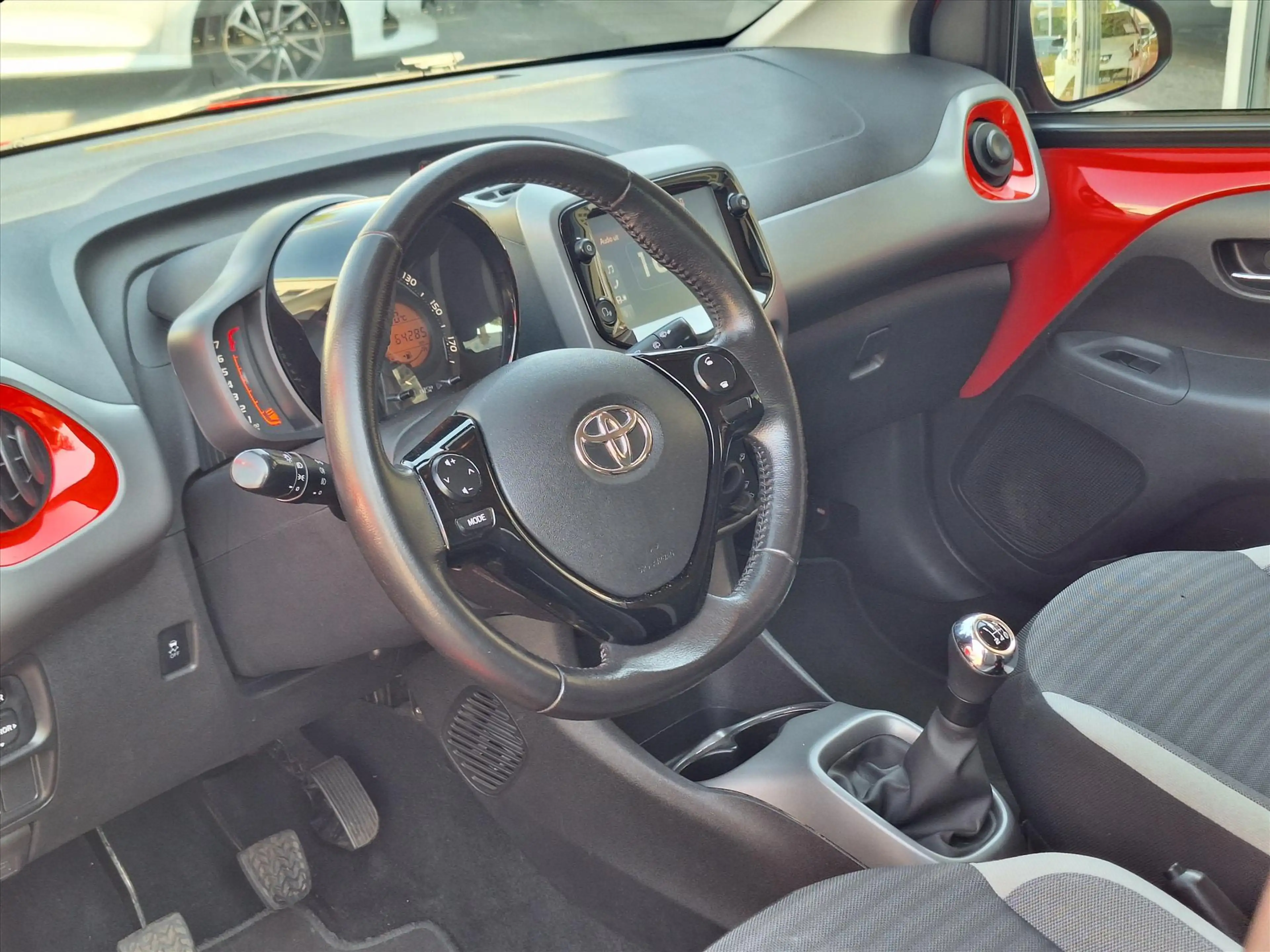 Toyota Aygo 1.0 VVT-i 5D x-joy | Apple CarPlay/Android auto, L — photo 8