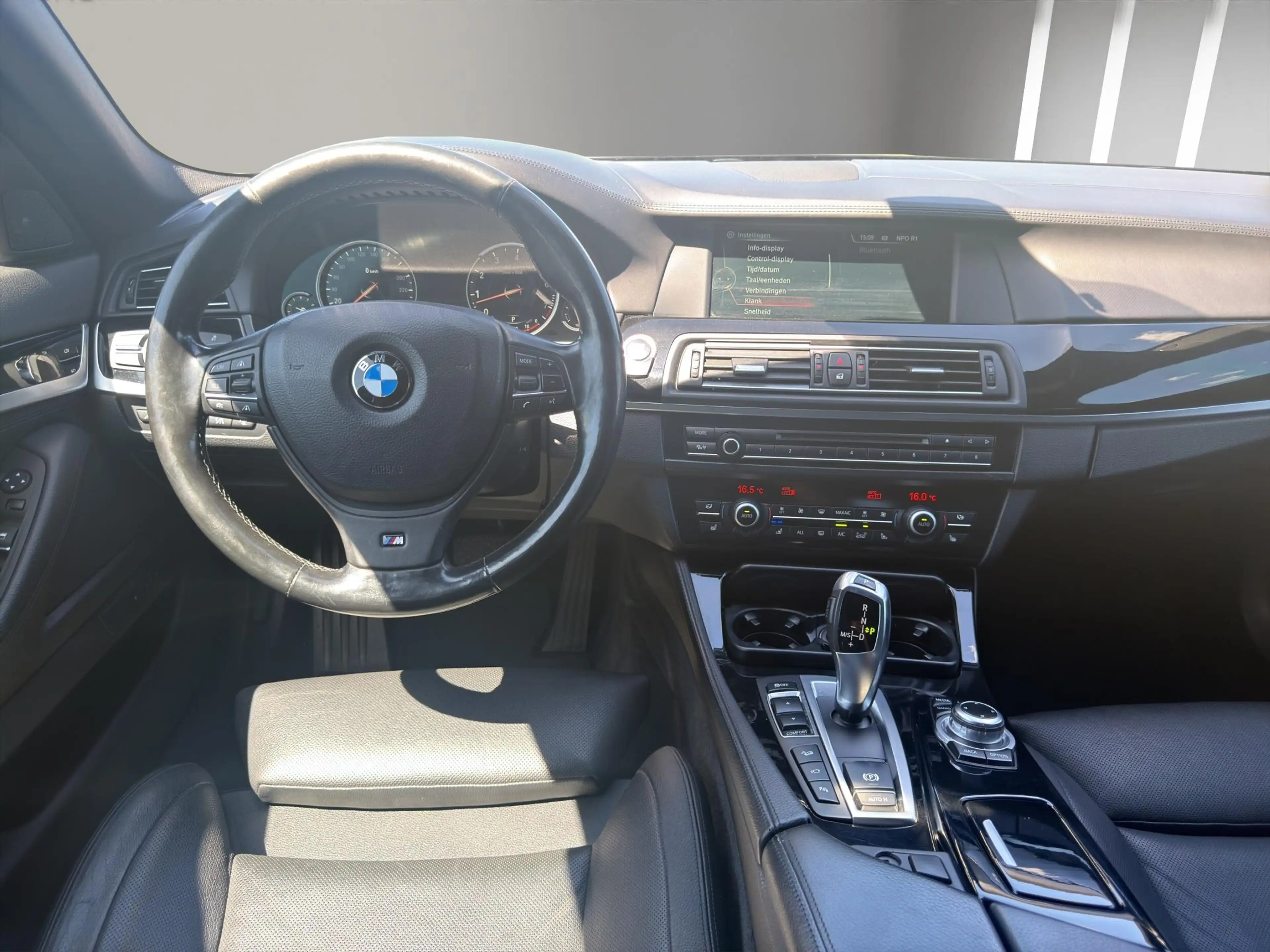 BMW 535 5-serie Touring 535xi High Executive 360 Night Pan — photo 11