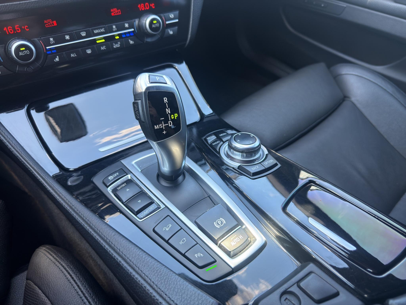 BMW 535 5-serie Touring 535xi High Executive 360 Night Pan — photo 24