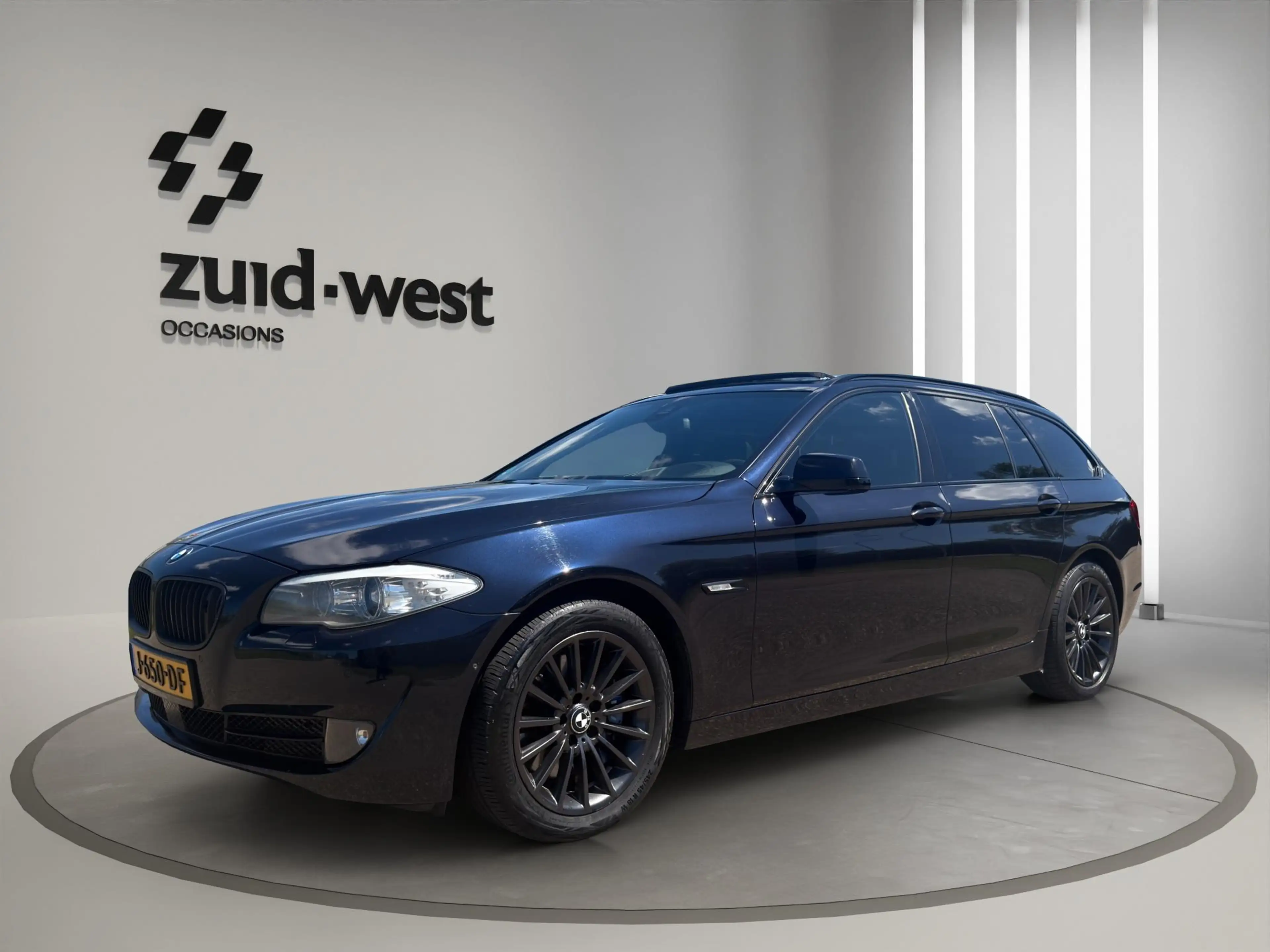 BMW 535 5-serie Touring 535xi High Executive 360 Night Pan — photo 3