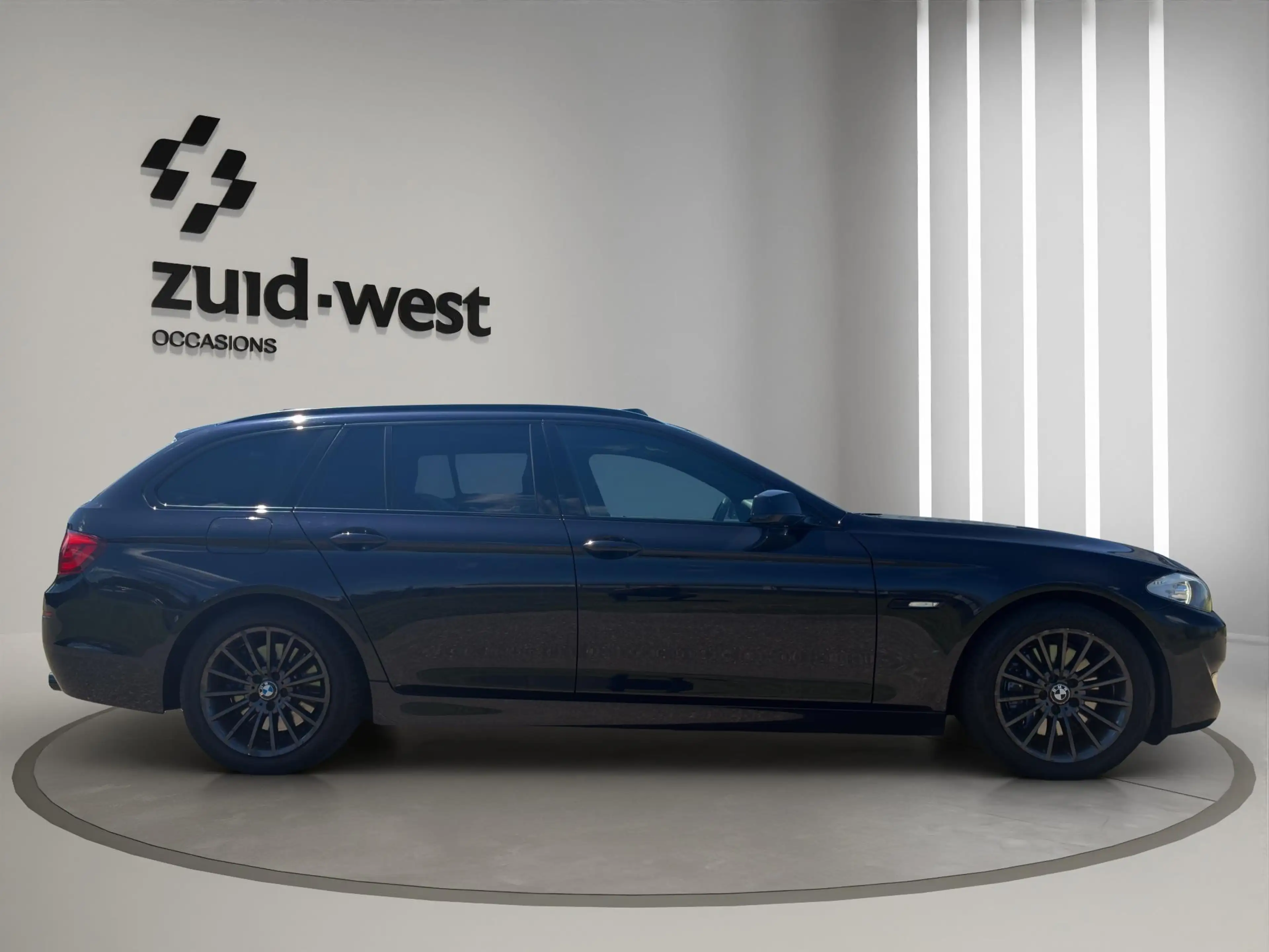 BMW 535 5-serie Touring 535xi High Executive 360 Night Pan — photo 8