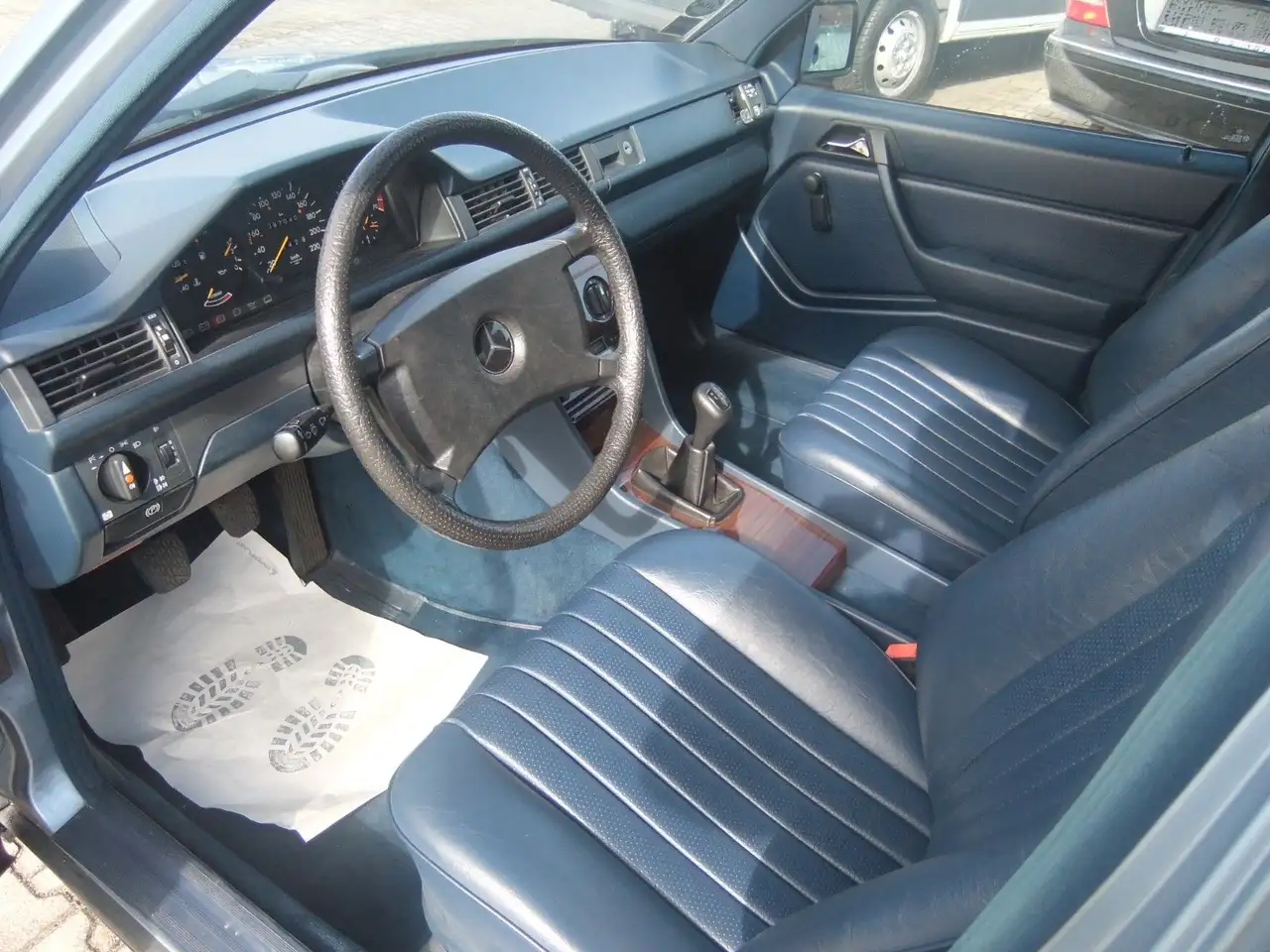 Mercedes-Benz E 230, foto 6
