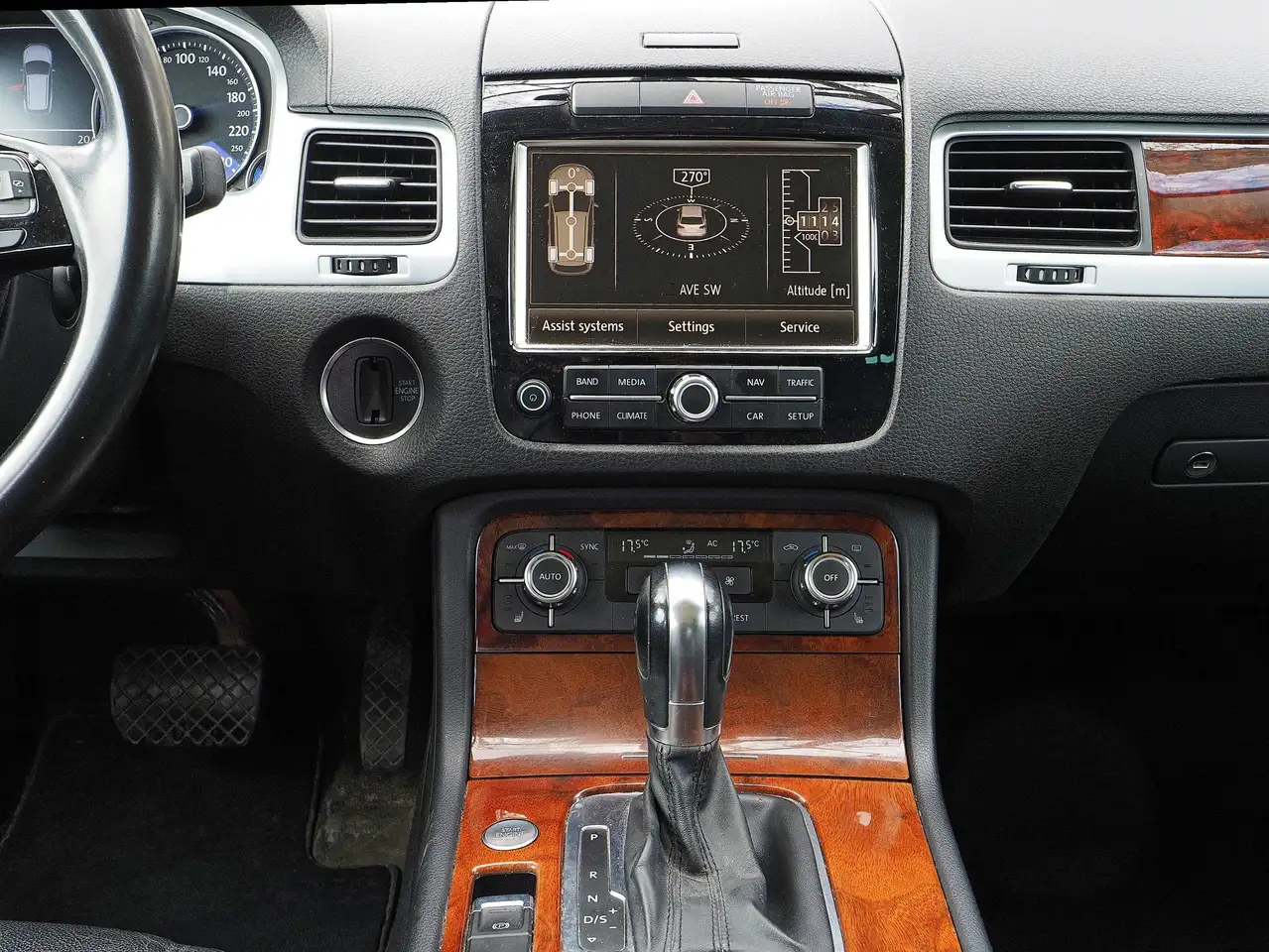 Volkswagen Touareg снимка Volkswagen Touareg