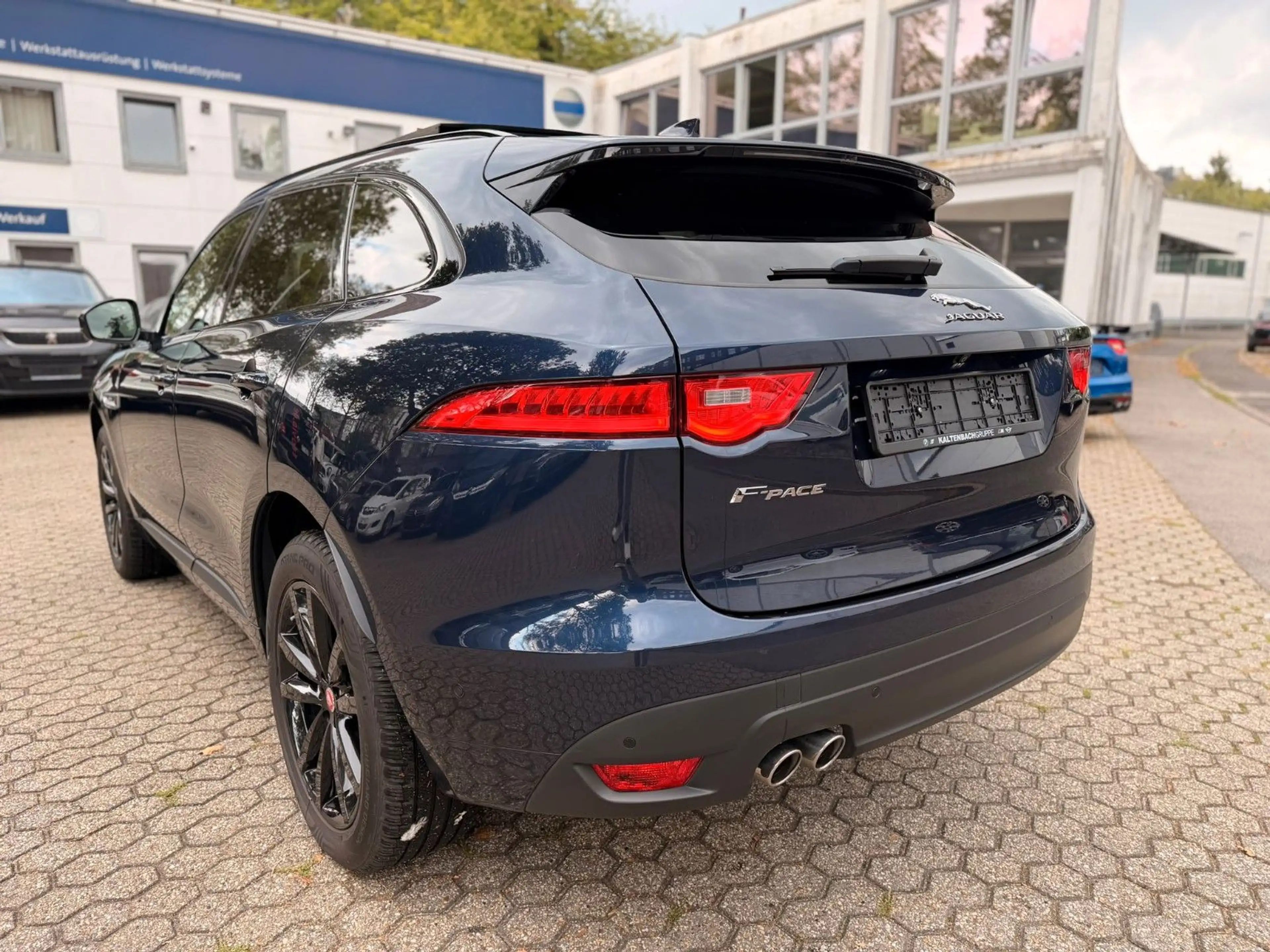 Jaguar F-Pace F-PACE R-Sport 20d AWD — photo 4